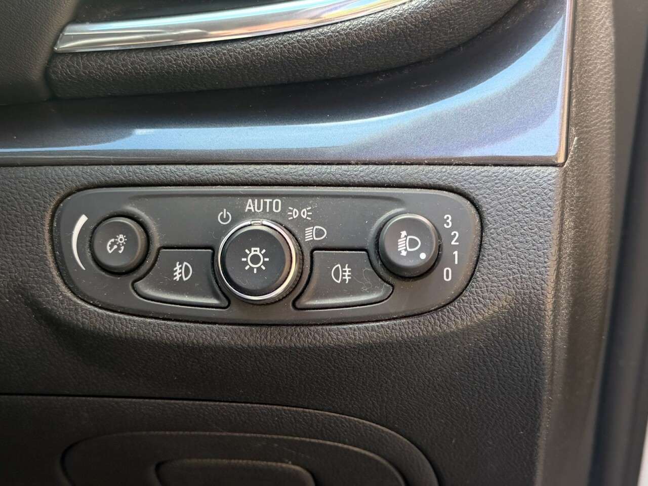 A 2019 VAUXHALL MOKKA X 1.4i Turbo ecoTEC Elite SUV 5dr Petrol Manual Euro 6 (s/s) (140 ps) A 2019 VAUXHALL MOKKA X 1.4i Turbo ecoTEC Elite SUV 5dr Petrol Manual Euro 6 (s/s) (140 ps)