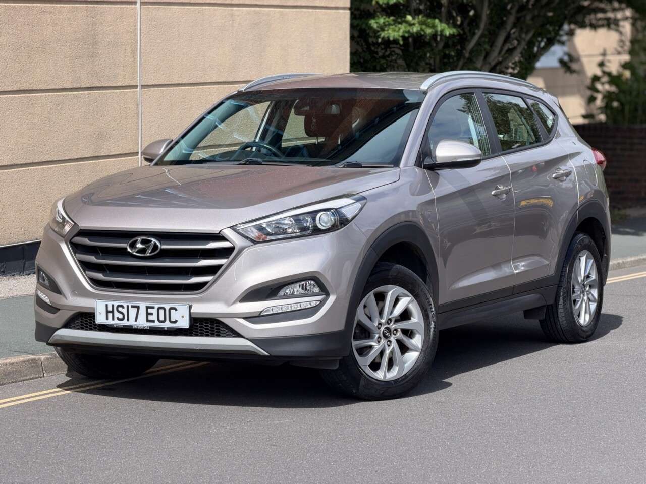 A 2017 HYUNDAI TUCSON 1.6 GDi Blue Drive SE Nav SUV 5dr Petrol Manual Euro 6 (s/s) (132 ps) A 2017 HYUNDAI TUCSON 1.6 GDi Blue Drive SE Nav SUV 5dr Petrol Manual Euro 6 (s/s) (132 ps)