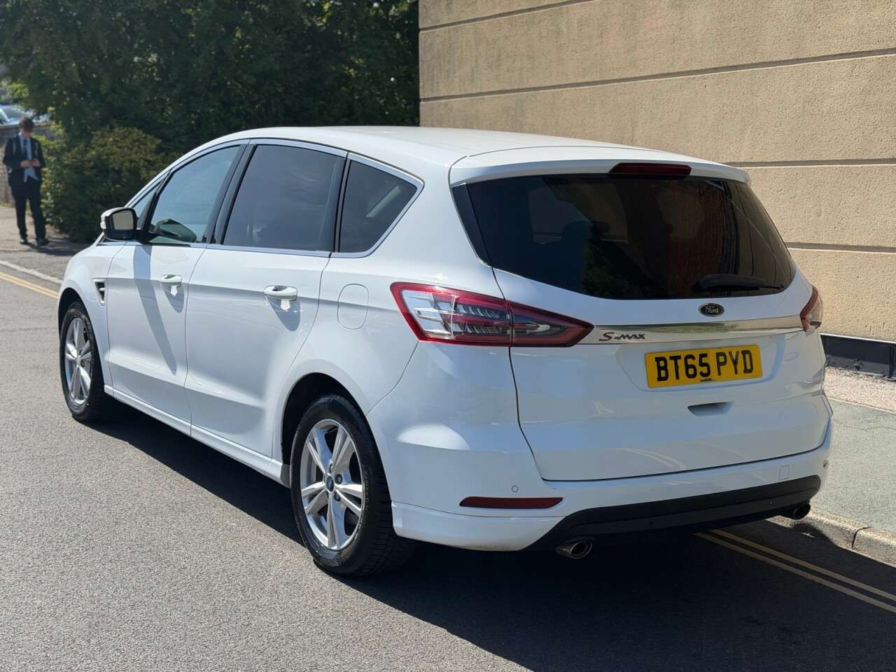 A 2015 FORD S-MAX 2.0 TDCi Titanium MPV 5dr Diesel Powershift Euro 6 (s/s) (150 ps) A 2015 FORD S-MAX 2.0 TDCi Titanium MPV 5dr Diesel Powershift Euro 6 (s/s) (150 ps)