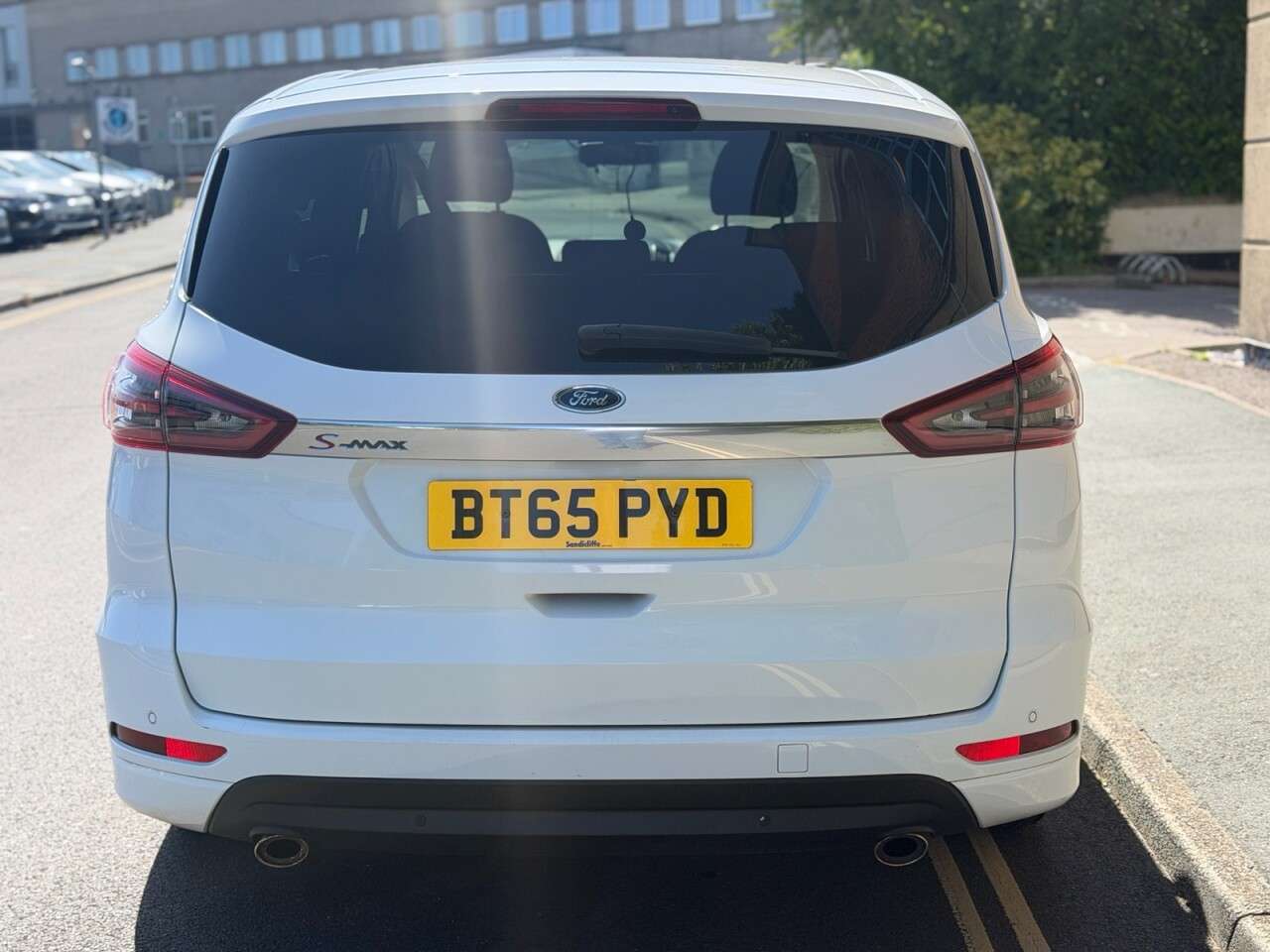 A 2015 FORD S-MAX 2.0 TDCi Titanium MPV 5dr Diesel Powershift Euro 6 (s/s) (150 ps) A 2015 FORD S-MAX 2.0 TDCi Titanium MPV 5dr Diesel Powershift Euro 6 (s/s) (150 ps)
