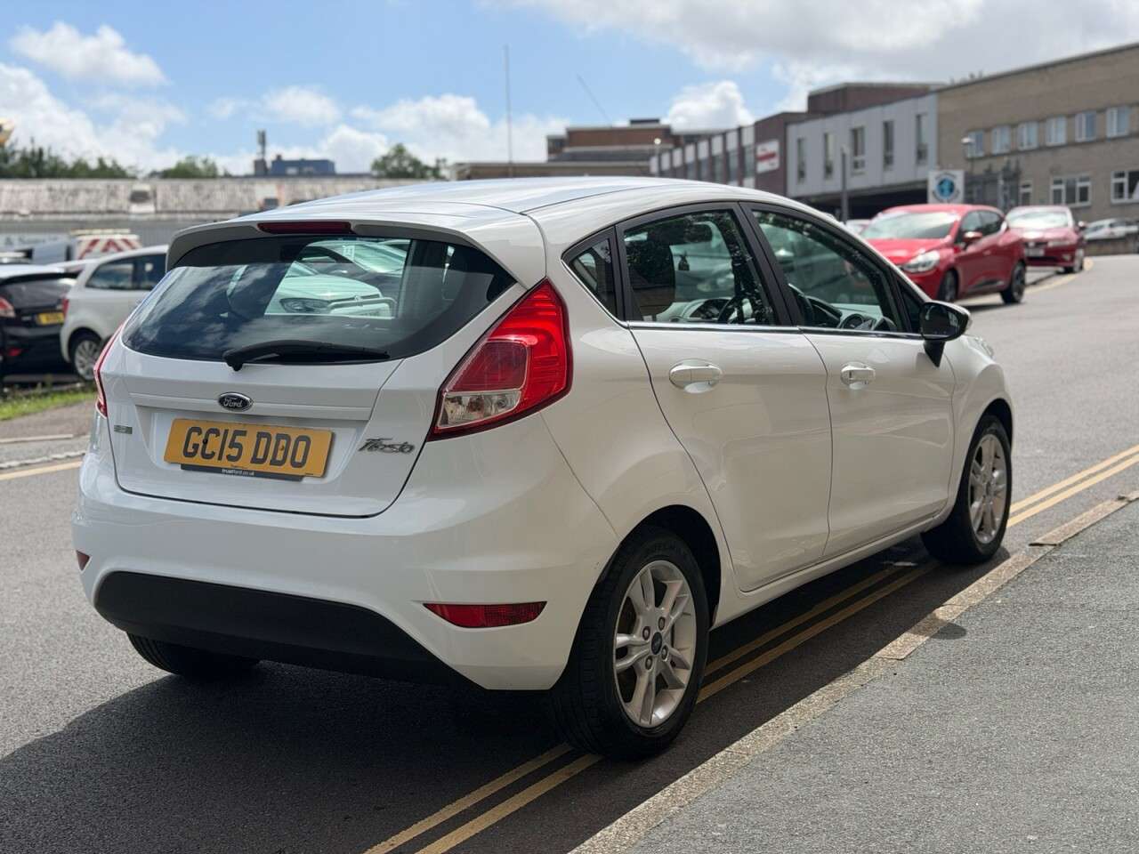 A 2015 FORD FIESTA 1.0T EcoBoost Zetec Hatchback 5dr Petrol Manual Euro 6 (s/s) (100 ps) A 2015 FORD FIESTA 1.0T EcoBoost Zetec Hatchback 5dr Petrol Manual Euro 6 (s/s) (100 ps)