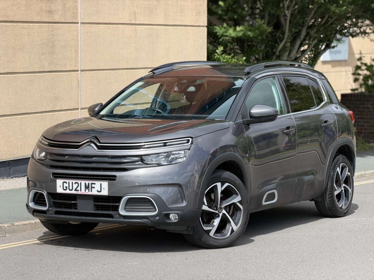 A 2021 CITROEN C5 AIRCROSS 1.5 BlueHDi Flair SUV 5dr Diesel EAT8 Euro 6 (s/s) (130 ps) A 2021 CITROEN C5 AIRCROSS 1.5 BlueHDi Flair SUV 5dr Diesel EAT8 Euro 6 (s/s) (130 ps)