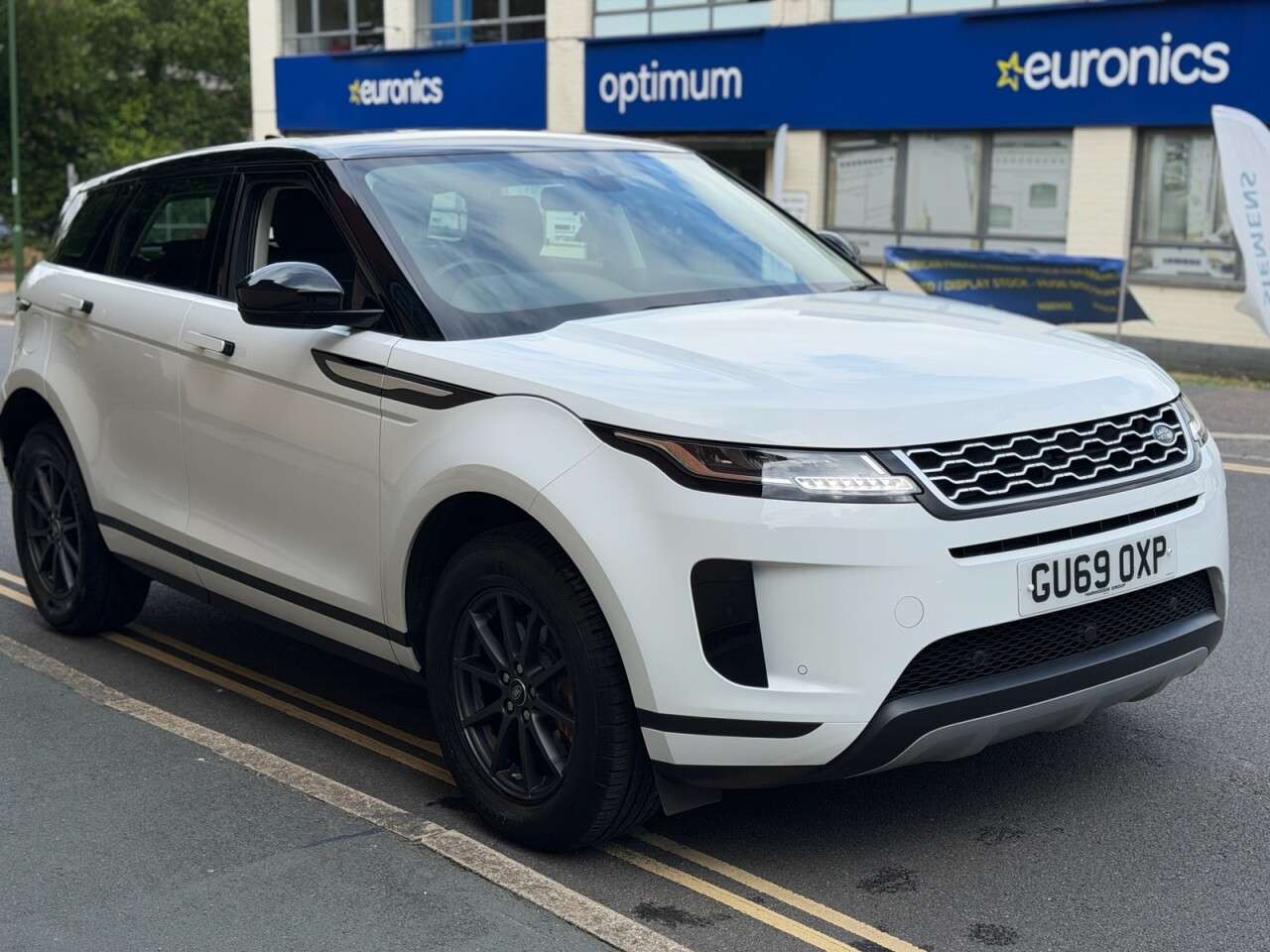 A 2019 LAND ROVER RANGE ROVER EVOQUE 2.0 D150 SUV 5dr Diesel Manual FWD Euro 6 (s/s) (150 ps) A 2019 LAND ROVER RANGE ROVER EVOQUE 2.0 D150 SUV 5dr Diesel Manual FWD Euro 6 (s/s) (150 ps)