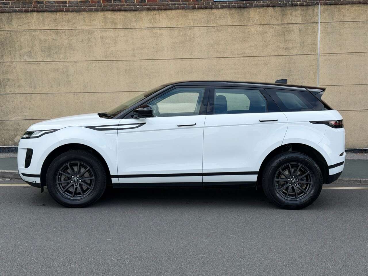 2019 LAND ROVER RANGE ROVER EVOQUE 2019 LAND ROVER RANGE ROVER EVOQUE