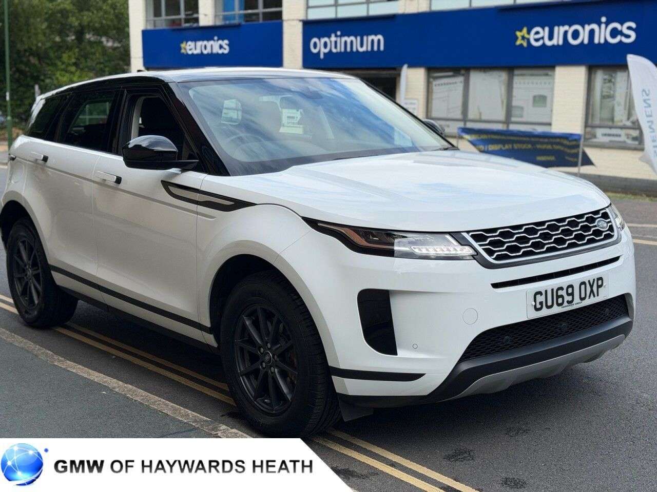 A 2019 LAND ROVER RANGE ROVER EVOQUE 2.0 D150 SUV 5dr Diesel Manual FWD Euro 6 (s/s) (150 ps) A 2019 LAND ROVER RANGE ROVER EVOQUE 2.0 D150 SUV 5dr Diesel Manual FWD Euro 6 (s/s) (150 ps)