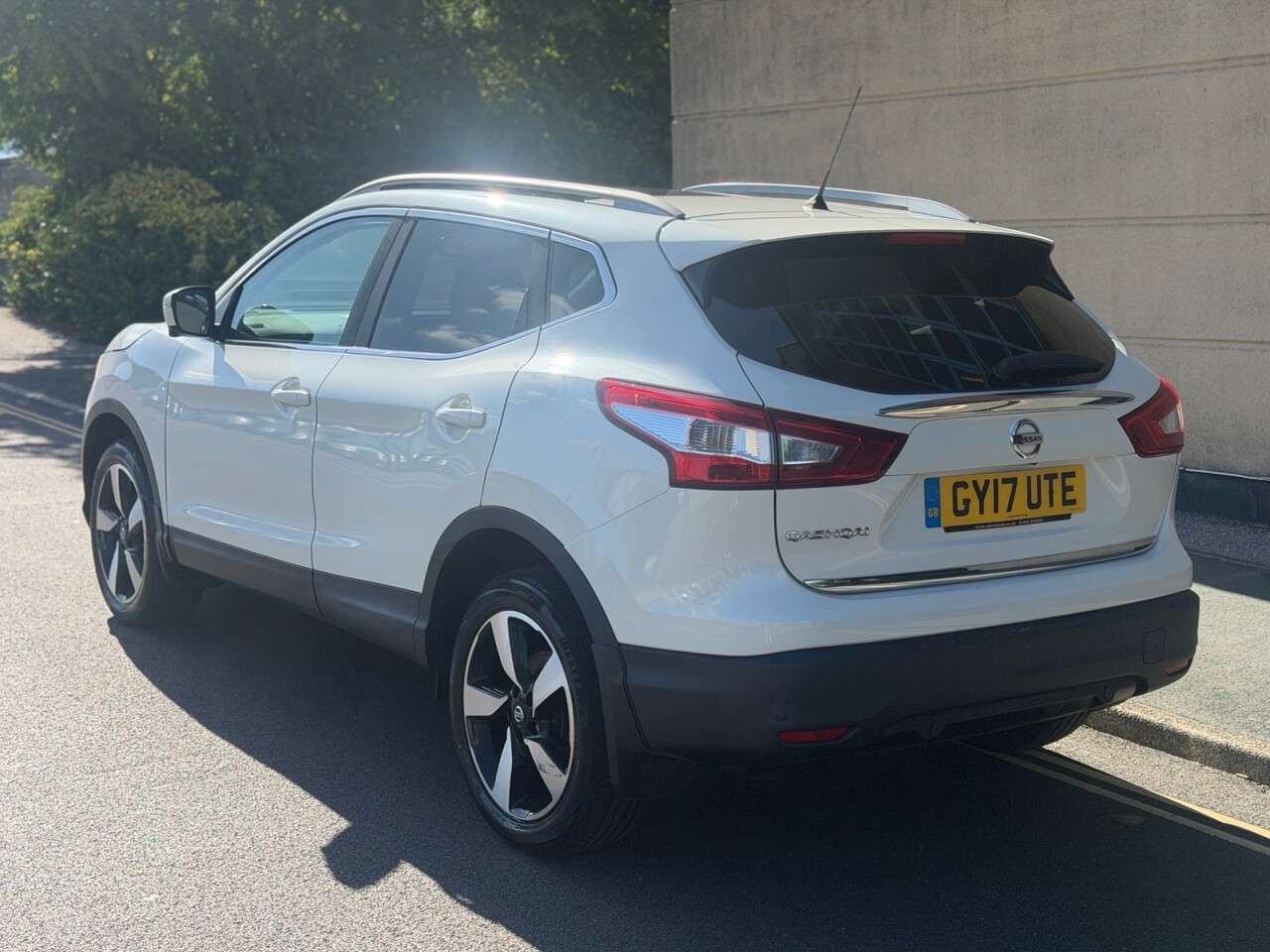 A 2017 NISSAN QASHQAI 1.2 DIG-T N-Connecta SUV 5dr Petrol Manual 2WD Euro 6 (s/s) (115 ps) A 2017 NISSAN QASHQAI 1.2 DIG-T N-Connecta SUV 5dr Petrol Manual 2WD Euro 6 (s/s) (115 ps)