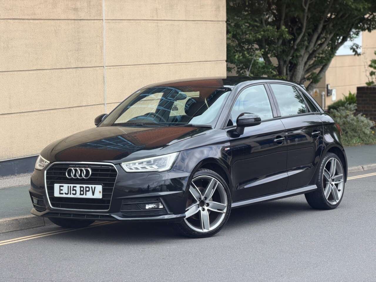 A 2015 AUDI A1 1.6 TDI S line Sportback 5dr Diesel Manual Euro 6 (s/s) (116 ps) A 2015 AUDI A1 1.6 TDI S line Sportback 5dr Diesel Manual Euro 6 (s/s) (116 ps)