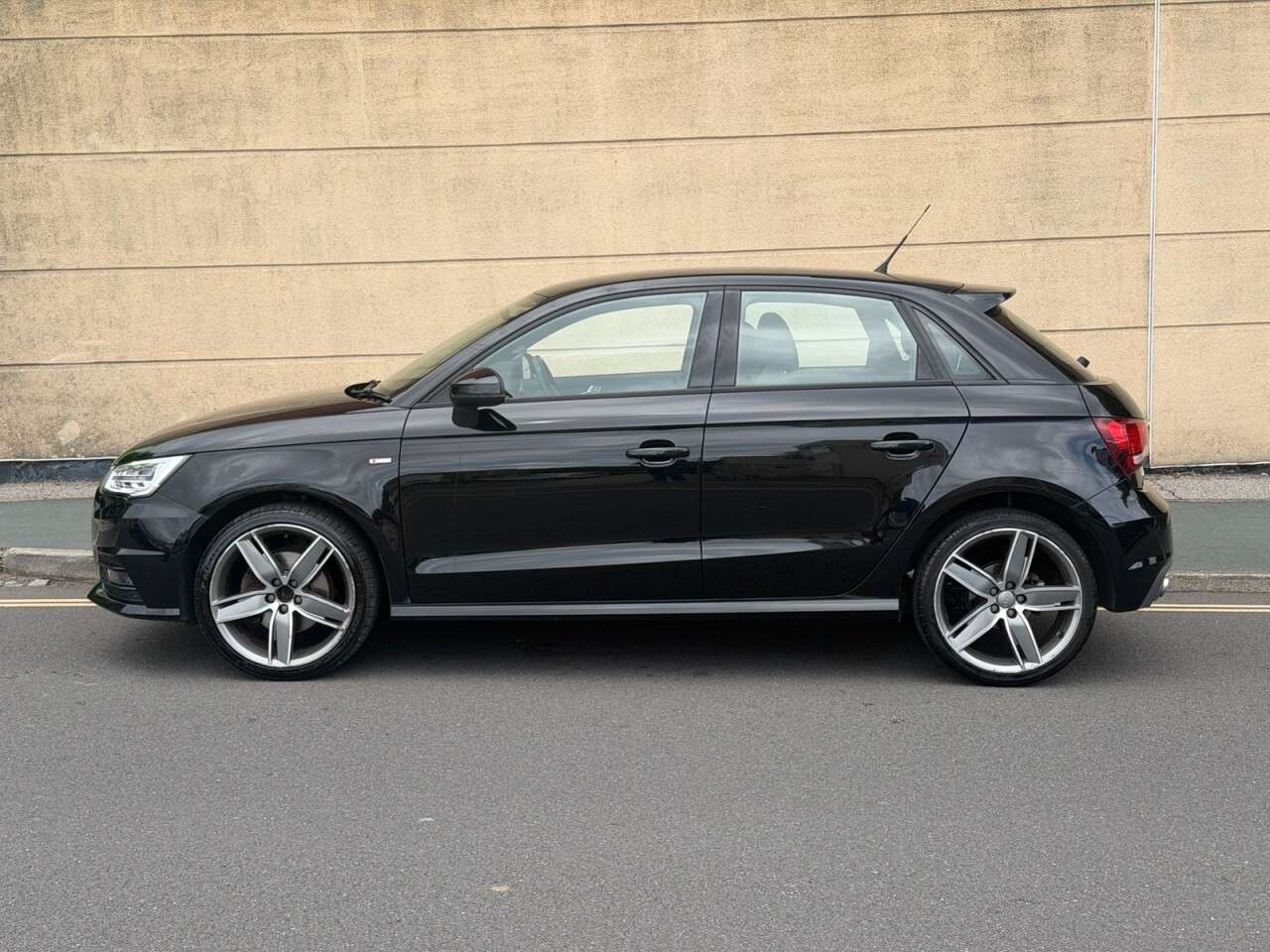 2015 AUDI A1 2015 AUDI A1