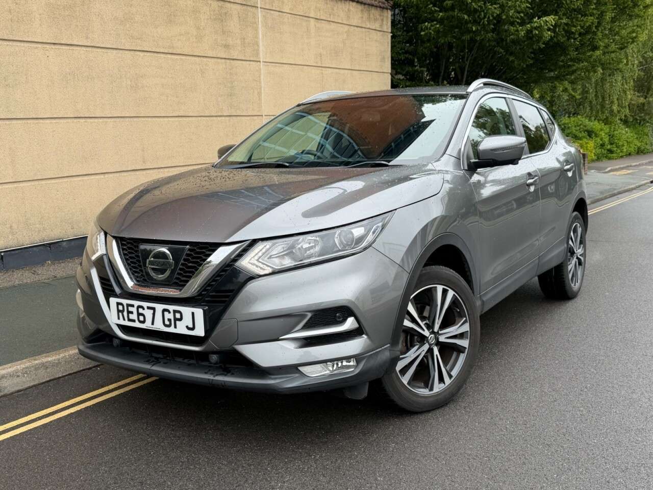 A 2017 NISSAN QASHQAI 1.2 DIG-T N-Connecta SUV 5dr Petrol Manual Euro 6 (s/s) (115 ps) A 2017 NISSAN QASHQAI 1.2 DIG-T N-Connecta SUV 5dr Petrol Manual Euro 6 (s/s) (115 ps)