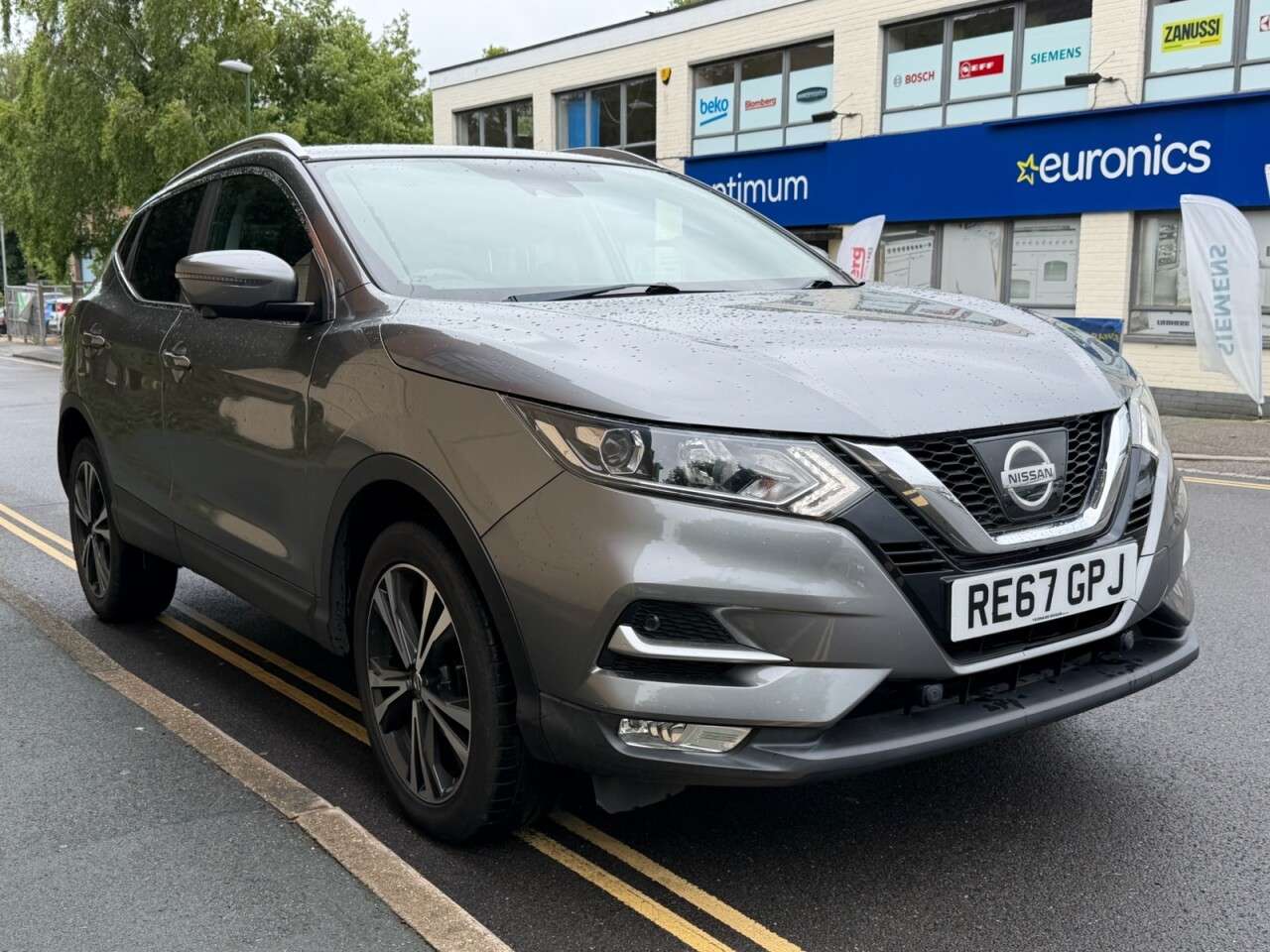 A 2017 NISSAN QASHQAI 1.2 DIG-T N-Connecta SUV 5dr Petrol Manual Euro 6 (s/s) (115 ps) A 2017 NISSAN QASHQAI 1.2 DIG-T N-Connecta SUV 5dr Petrol Manual Euro 6 (s/s) (115 ps)