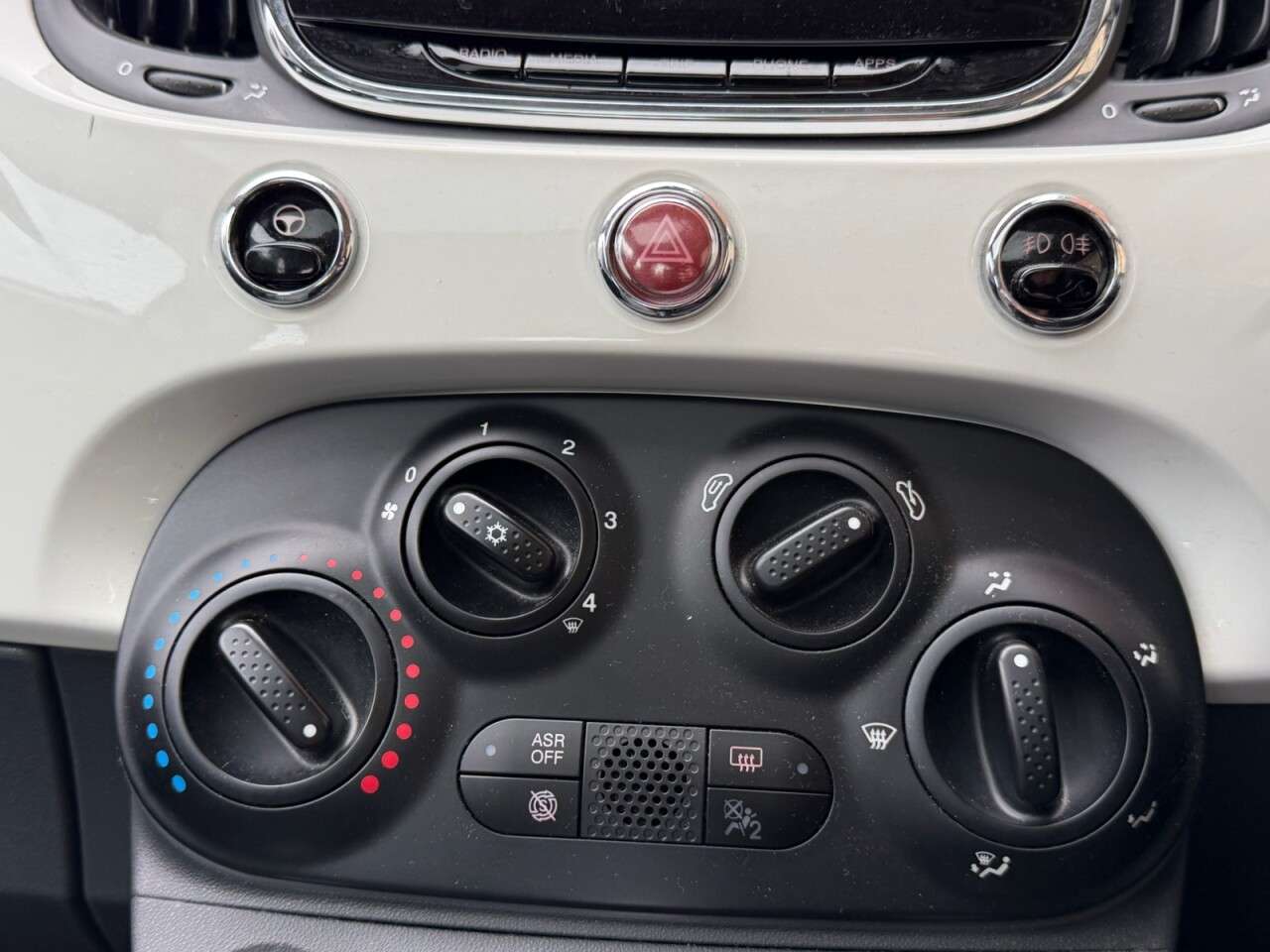 2016 FIAT 500 2016 FIAT 500