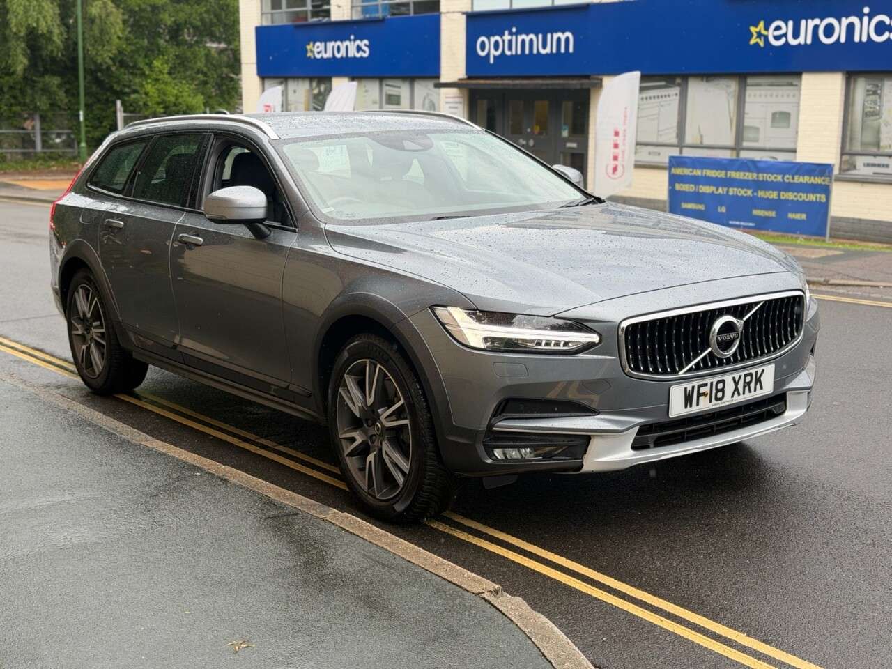 A 2018 VOLVO V90 CROSS COUNTRY 2.0 T6 Pro Estate 5dr Petrol Auto AWD Euro 6 (s/s) (310 ps) A 2018 VOLVO V90 CROSS COUNTRY 2.0 T6 Pro Estate 5dr Petrol Auto AWD Euro 6 (s/s) (310 ps)
