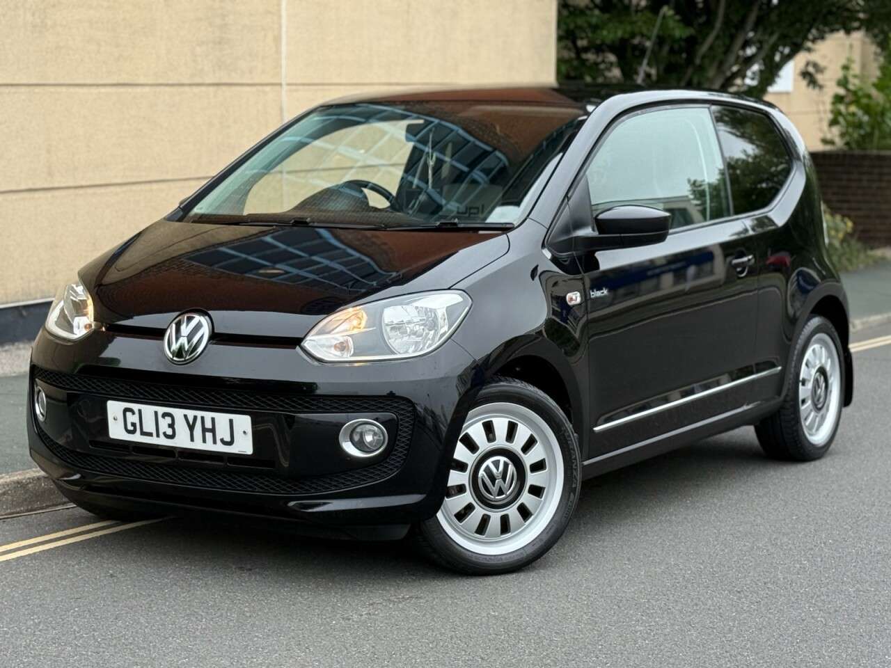 A 2013 VOLKSWAGEN UP! 1.0 up! Black Hatchback 3dr Petrol Manual Euro 5 (75 ps) A 2013 VOLKSWAGEN UP! 1.0 up! Black Hatchback 3dr Petrol Manual Euro 5 (75 ps)