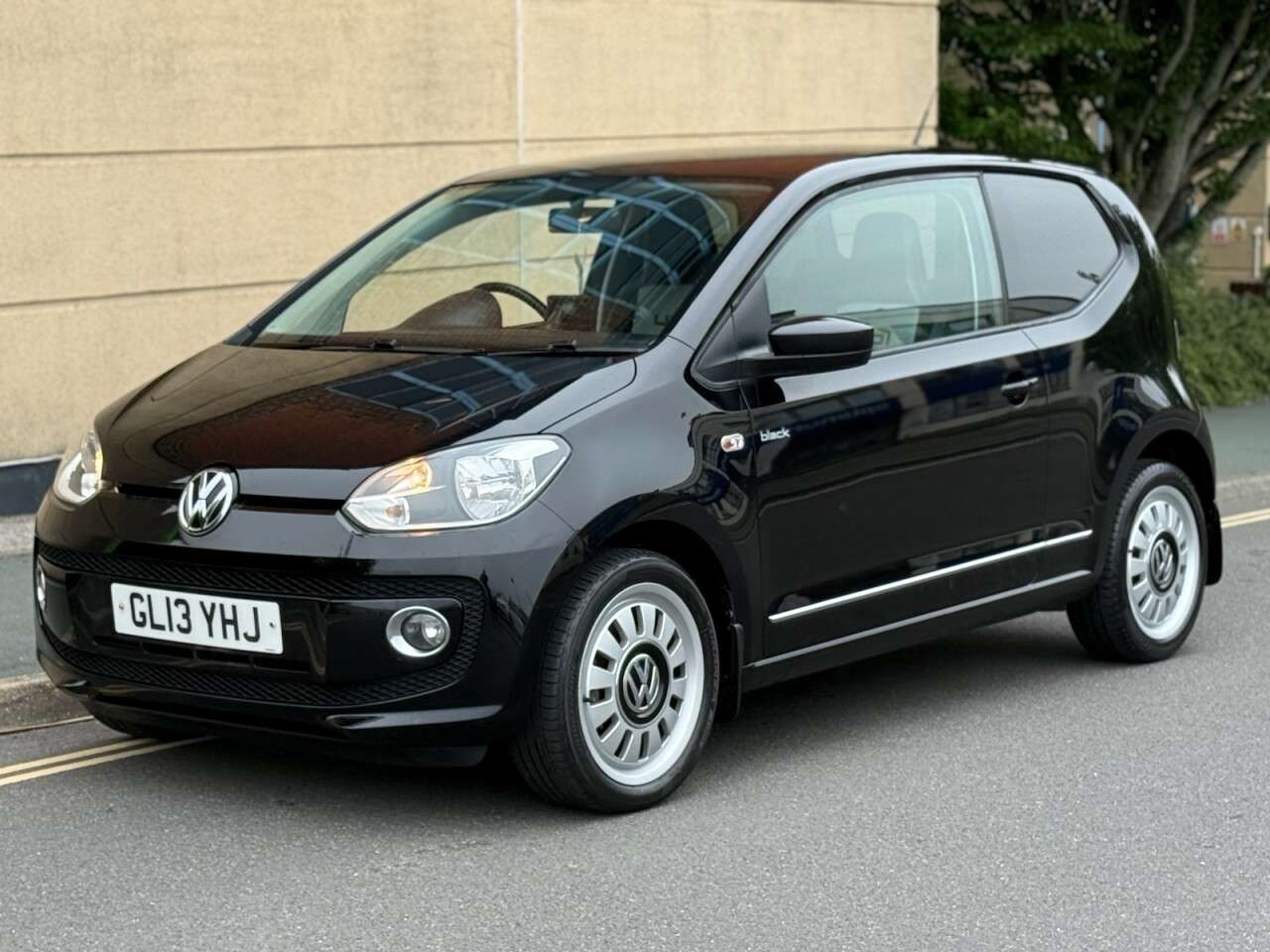 A 2013 VOLKSWAGEN UP! 1.0 up! Black Hatchback 3dr Petrol Manual Euro 5 (75 ps) A 2013 VOLKSWAGEN UP! 1.0 up! Black Hatchback 3dr Petrol Manual Euro 5 (75 ps)