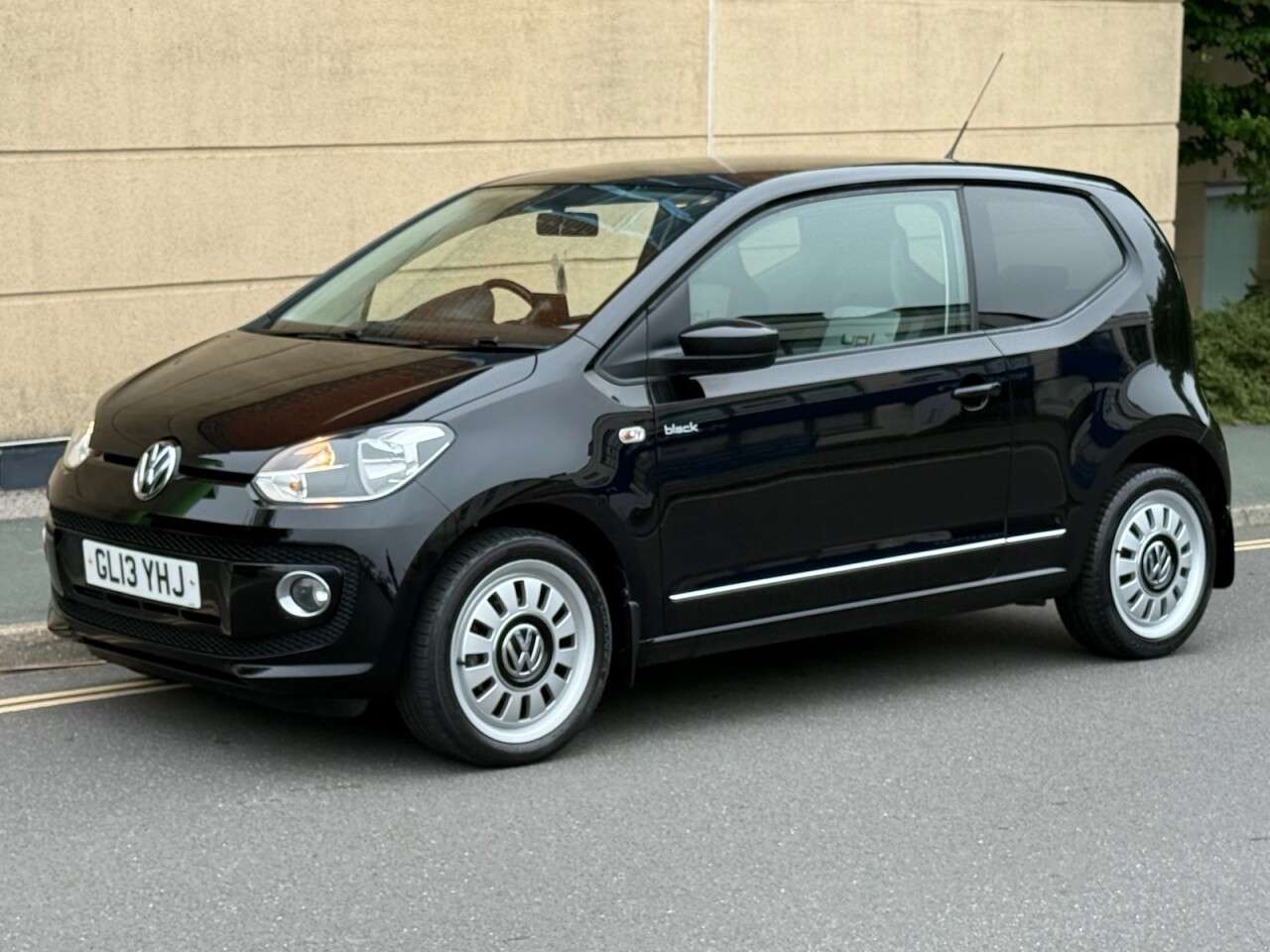 A 2013 VOLKSWAGEN UP! 1.0 up! Black Hatchback 3dr Petrol Manual Euro 5 (75 ps) A 2013 VOLKSWAGEN UP! 1.0 up! Black Hatchback 3dr Petrol Manual Euro 5 (75 ps)