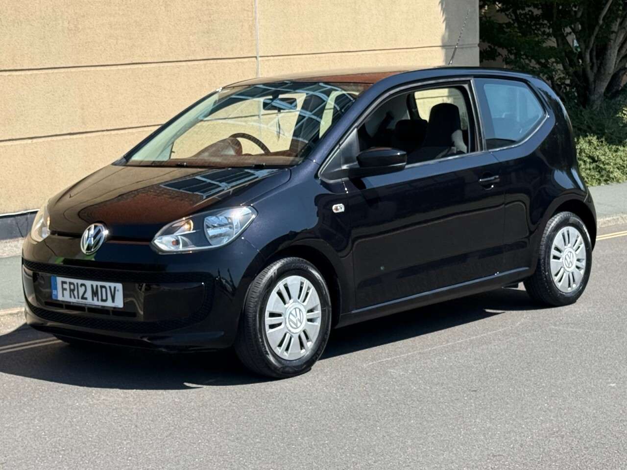 A 2012 VOLKSWAGEN UP! 1.0 BlueMotion Tech Move up! Hatchback 3dr Petrol Manual Euro 5 (s/s) (60 p A 2012 VOLKSWAGEN UP! 1.0 BlueMotion Tech Move up! Hatchback 3dr Petrol Manual Euro 5 (s/s) (60 p