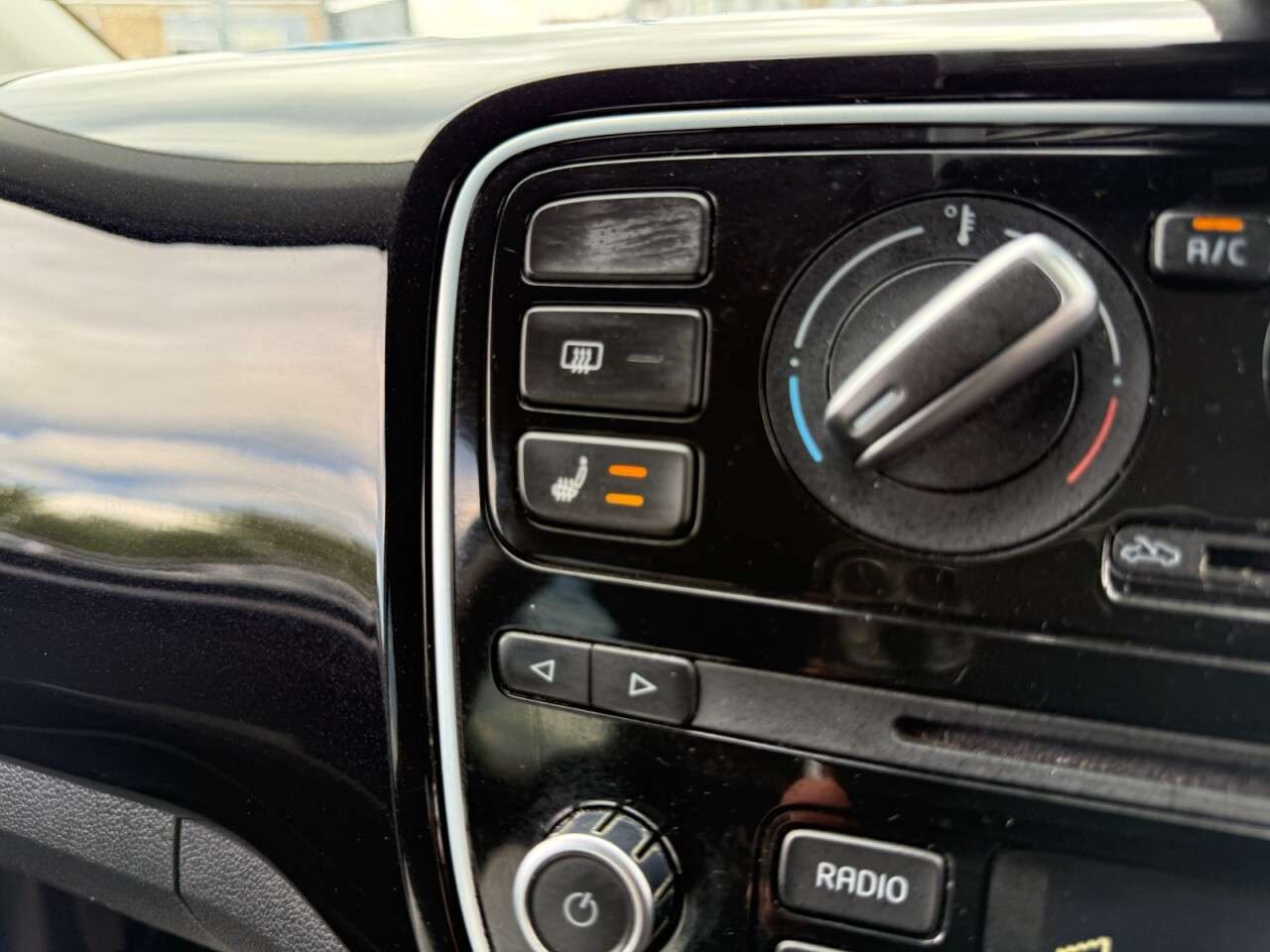 2014 VOLKSWAGEN UP! 2014 VOLKSWAGEN UP!