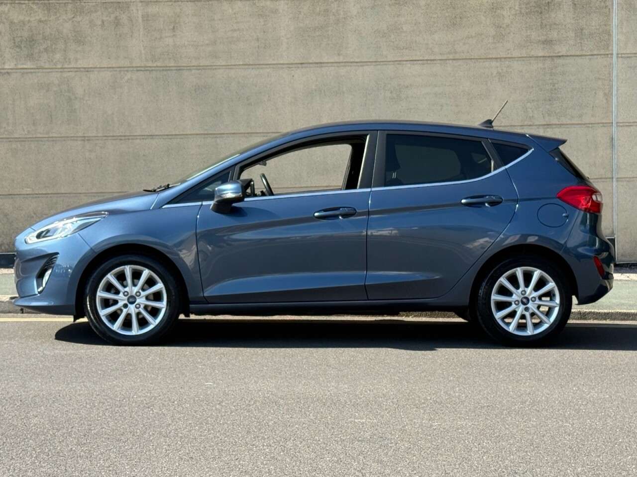 A 2020 FORD FIESTA TITANIUM A 2020 FORD FIESTA TITANIUM