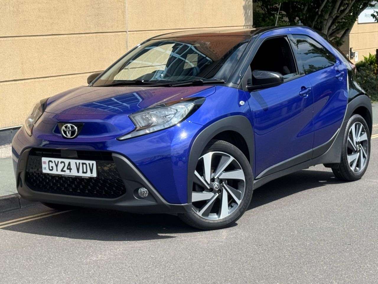 A 2024 TOYOTA AYGO X 1.0 VVT-i Edge Hatchback 5dr Petrol Manual Euro 6 (s/s) (72 ps) A 2024 TOYOTA AYGO X 1.0 VVT-i Edge Hatchback 5dr Petrol Manual Euro 6 (s/s) (72 ps)