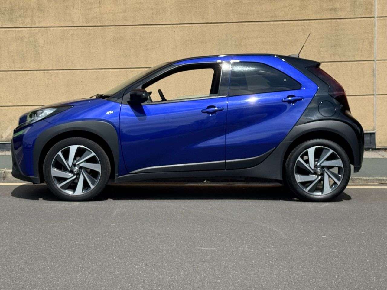 A 2024 TOYOTA AYGO X 1.0 VVT-i Edge Hatchback 5dr Petrol Manual Euro 6 (s/s) (72 ps) A 2024 TOYOTA AYGO X 1.0 VVT-i Edge Hatchback 5dr Petrol Manual Euro 6 (s/s) (72 ps)