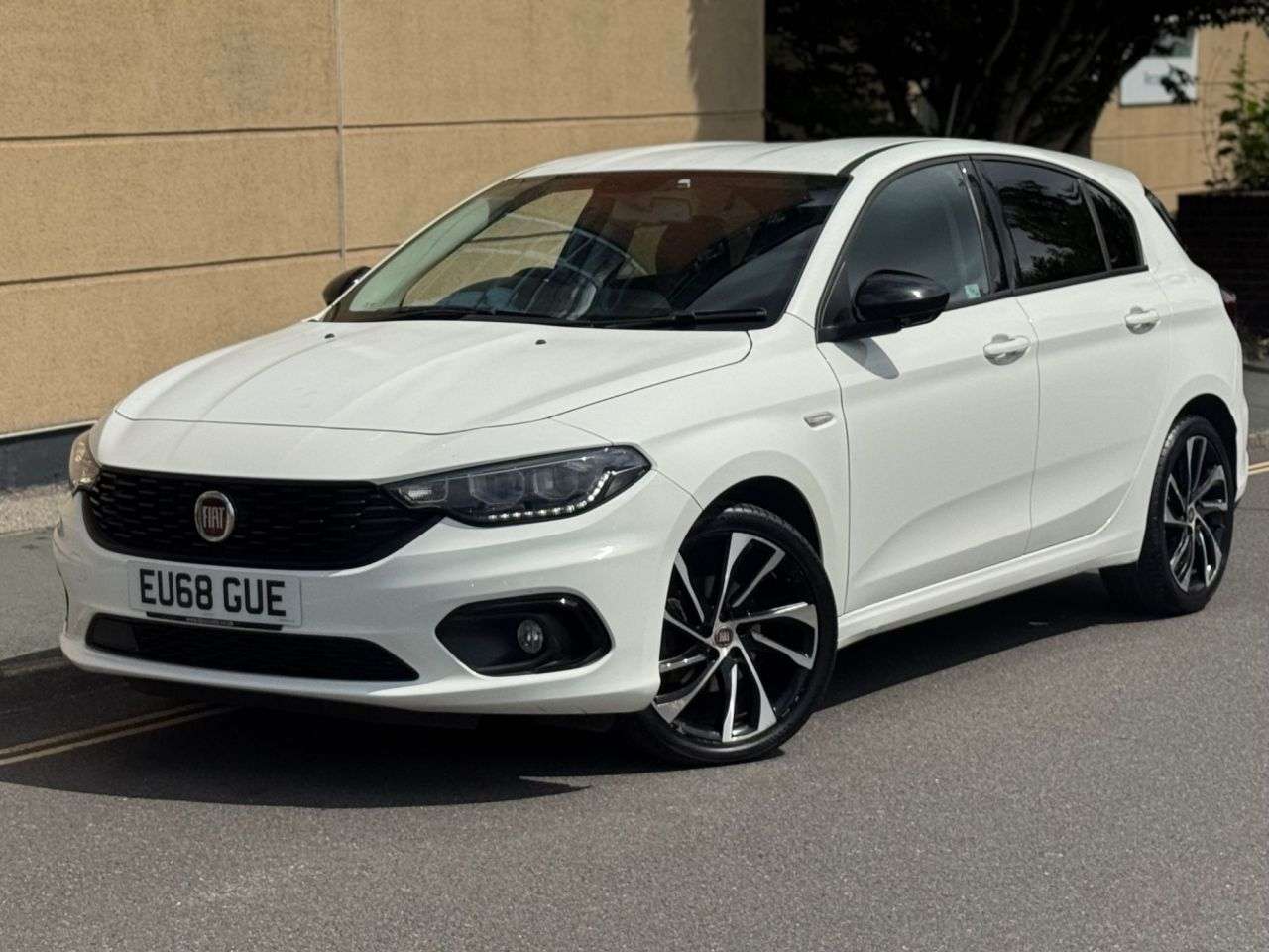 A 2018 FIAT TIPO 1.4 T-Jet S-Design Hatchback 5dr Petrol Manual Euro 6 (s/s) (120 bhp) A 2018 FIAT TIPO 1.4 T-Jet S-Design Hatchback 5dr Petrol Manual Euro 6 (s/s) (120 bhp)