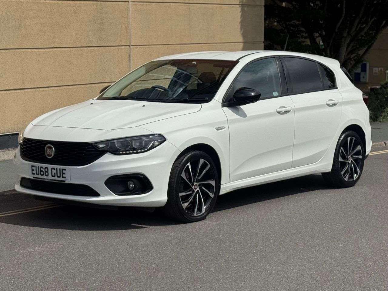 A 2018 FIAT TIPO 1.4 T-Jet S-Design Hatchback 5dr Petrol Manual Euro 6 (s/s) (120 bhp) A 2018 FIAT TIPO 1.4 T-Jet S-Design Hatchback 5dr Petrol Manual Euro 6 (s/s) (120 bhp)