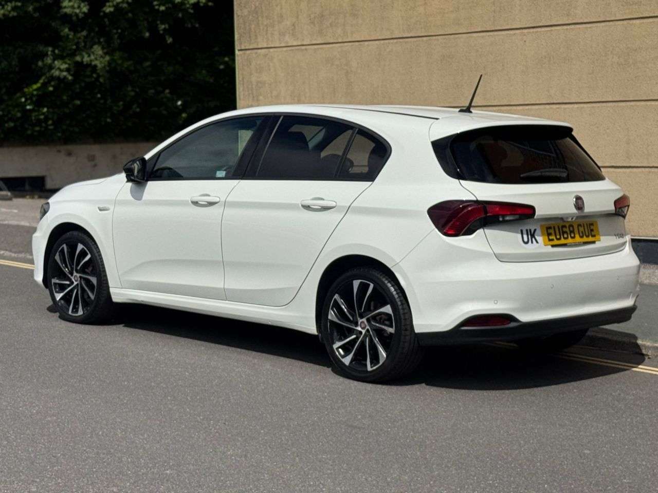 A 2018 FIAT TIPO 1.4 T-Jet S-Design Hatchback 5dr Petrol Manual Euro 6 (s/s) (120 bhp) A 2018 FIAT TIPO 1.4 T-Jet S-Design Hatchback 5dr Petrol Manual Euro 6 (s/s) (120 bhp)