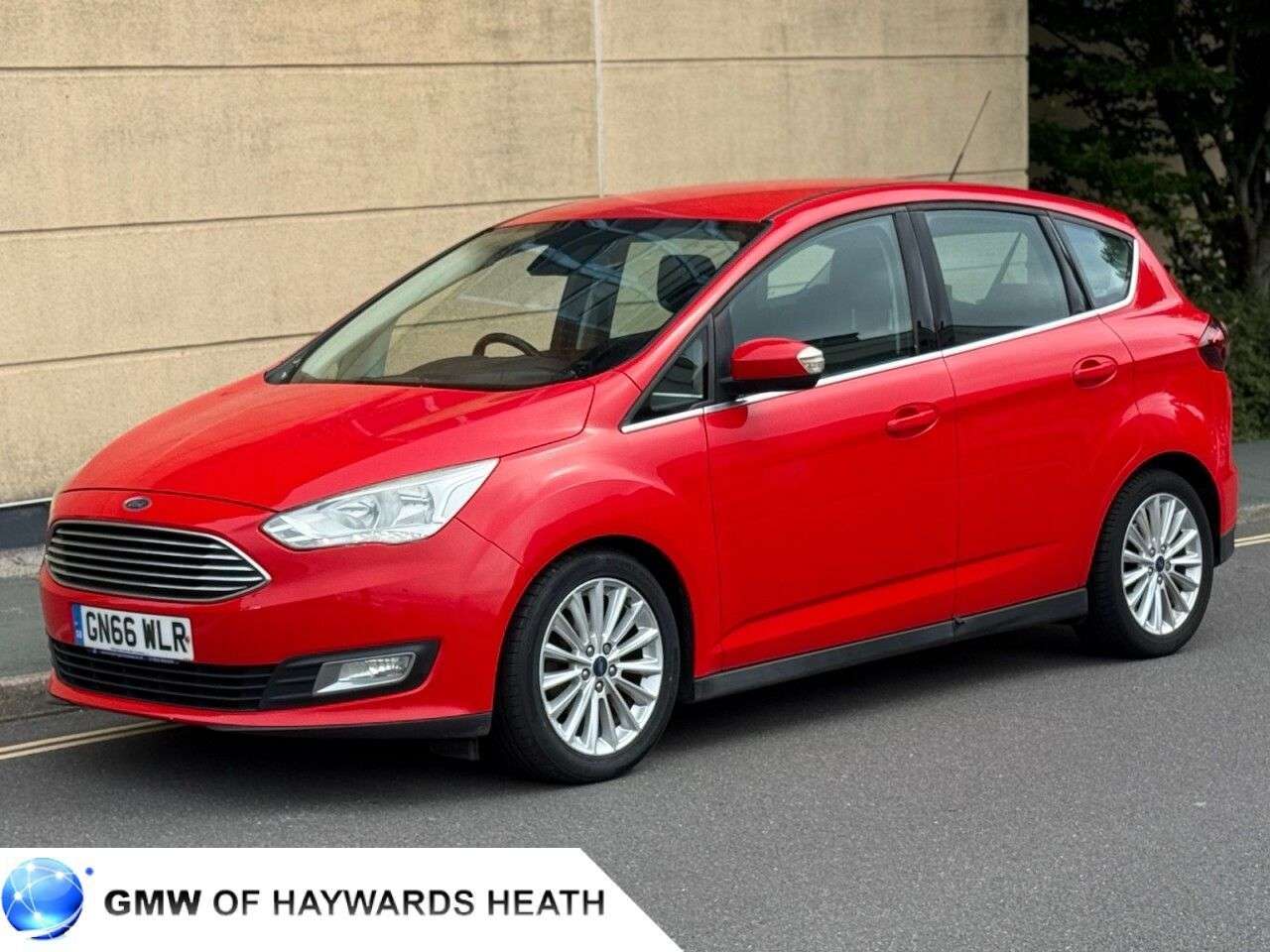 A 2016 FORD C-MAX 1.0T EcoBoost Titanium MPV 5dr Petrol Manual Euro 6 (s/s) (125 ps) A 2016 FORD C-MAX 1.0T EcoBoost Titanium MPV 5dr Petrol Manual Euro 6 (s/s) (125 ps)
