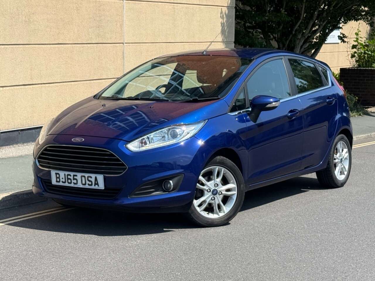 A 2015 FORD FIESTA 1.0T EcoBoost Zetec Hatchback 5dr Petrol Manual Euro 6 (s/s) (100 ps) A 2015 FORD FIESTA 1.0T EcoBoost Zetec Hatchback 5dr Petrol Manual Euro 6 (s/s) (100 ps)