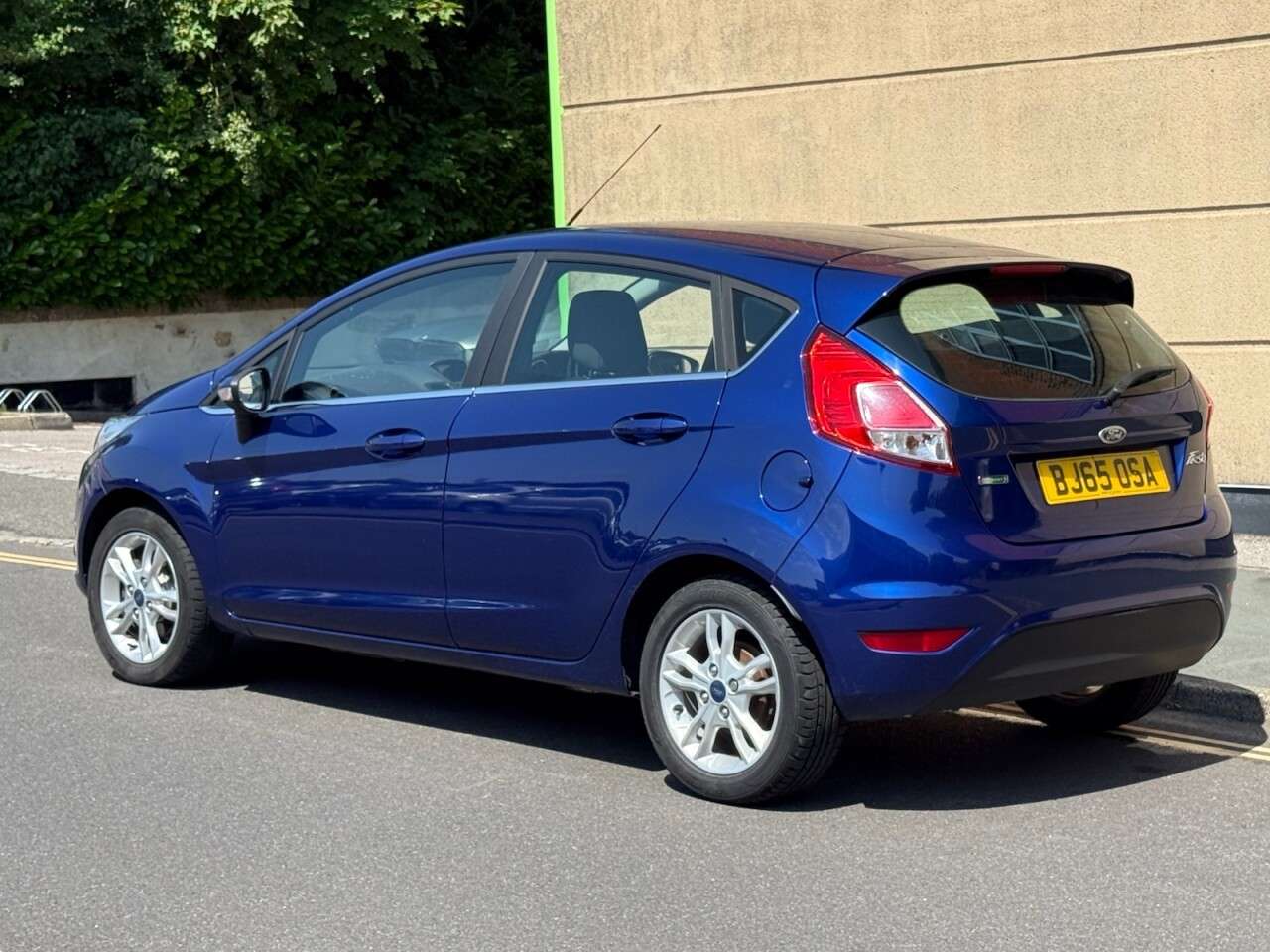 A 2015 FORD FIESTA 1.0T EcoBoost Zetec Hatchback 5dr Petrol Manual Euro 6 (s/s) (100 ps) A 2015 FORD FIESTA 1.0T EcoBoost Zetec Hatchback 5dr Petrol Manual Euro 6 (s/s) (100 ps)