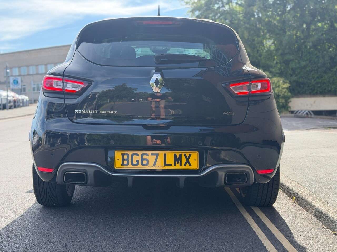 A 2017 RENAULT CLIO 1.6 TCe Renaultsport Nav Hatchback 5dr Petrol EDC Euro 6 (200 ps) A 2017 RENAULT CLIO 1.6 TCe Renaultsport Nav Hatchback 5dr Petrol EDC Euro 6 (200 ps)