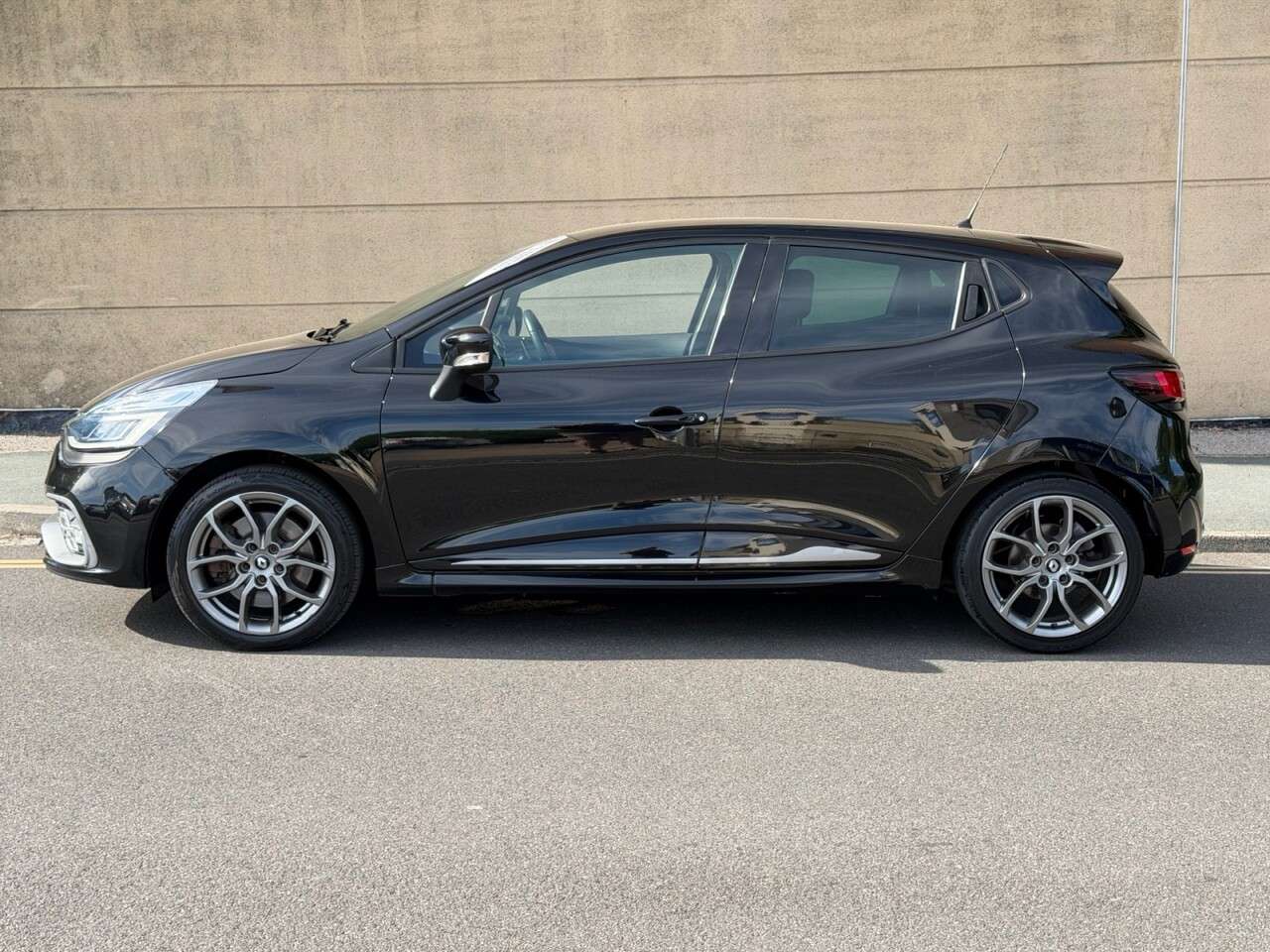 2017 RENAULT CLIO 2017 RENAULT CLIO