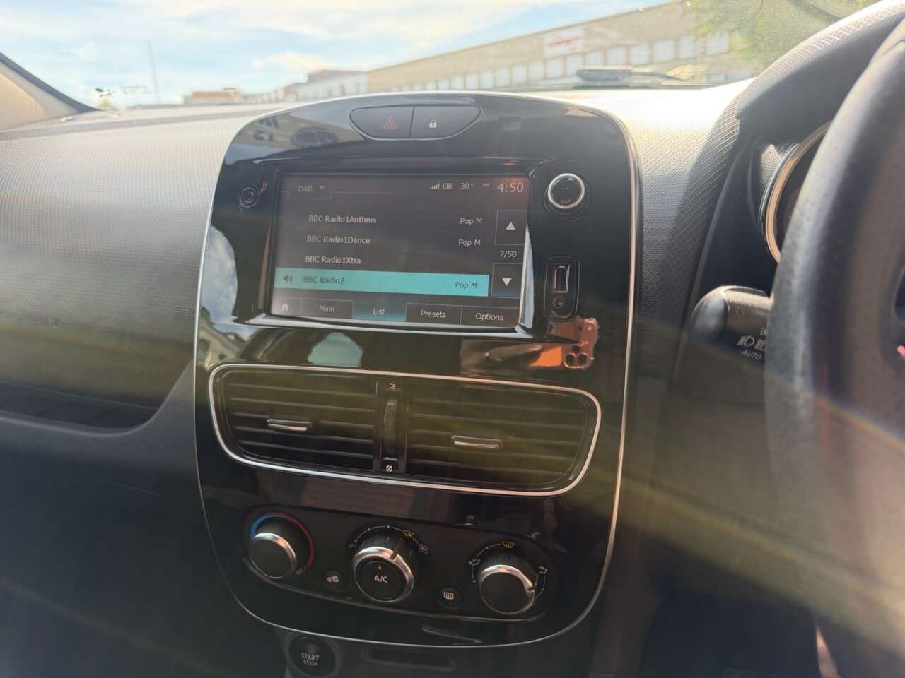 2017 RENAULT CLIO 2017 RENAULT CLIO