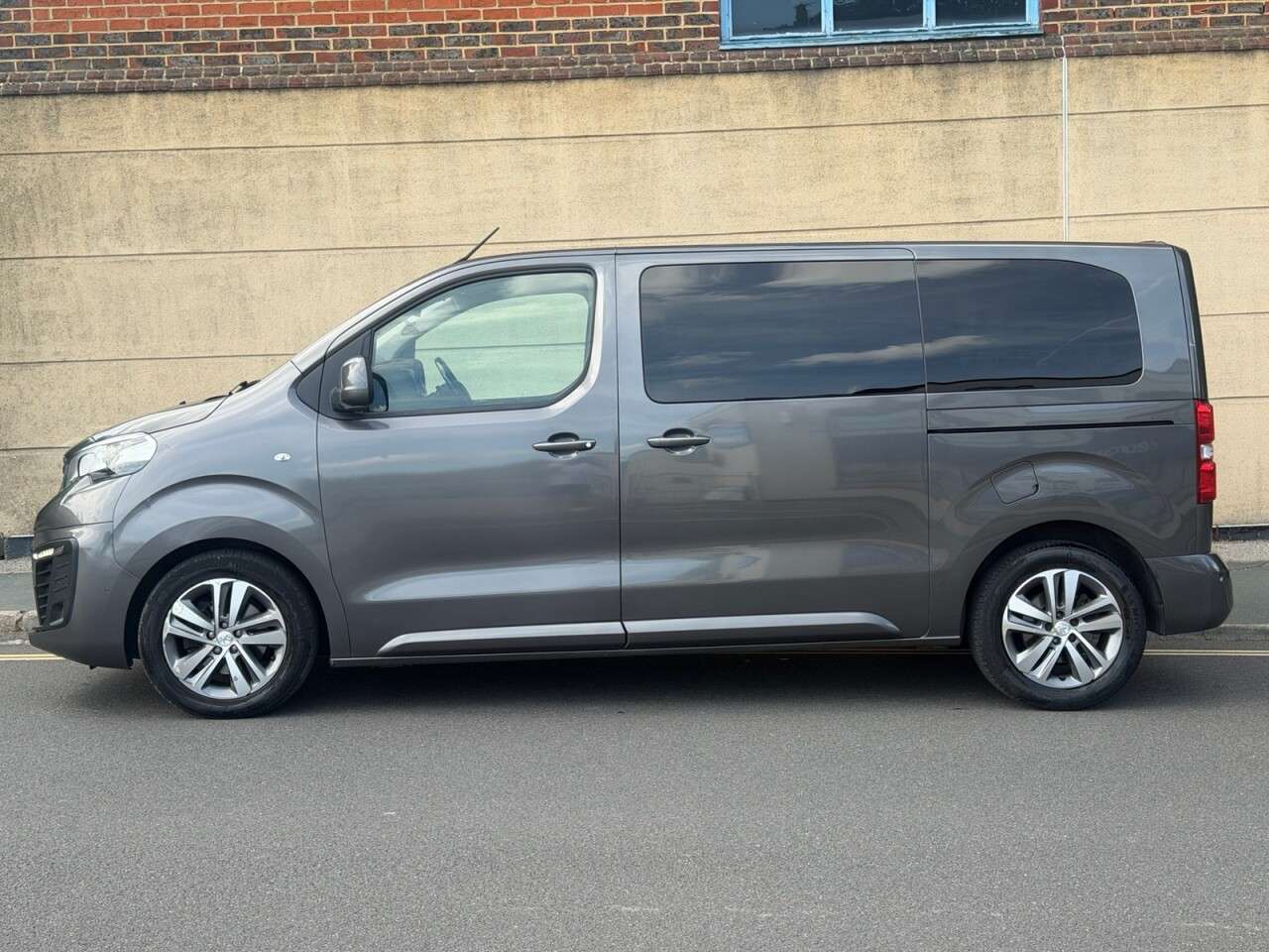 2018 PEUGEOT TRAVELLER 2018 PEUGEOT TRAVELLER