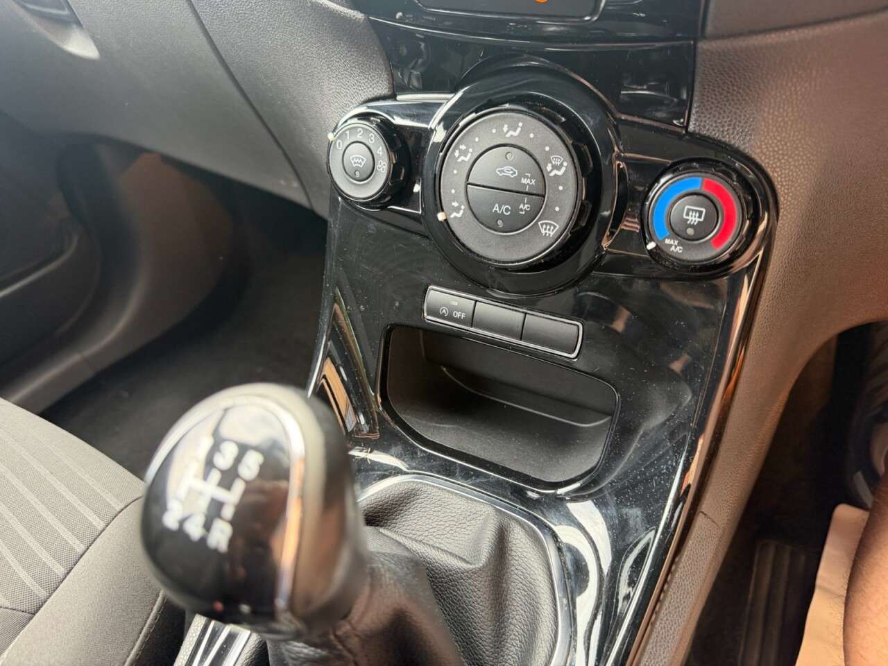 2015 FORD FIESTA 2015 FORD FIESTA