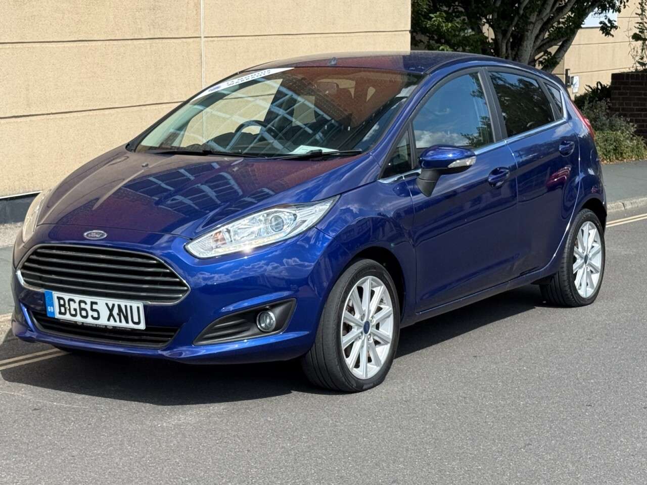 A 2015 FORD FIESTA 1.0T EcoBoost Titanium Hatchback 5dr Petrol Manual Euro 6 (s/s) (100 ps) A 2015 FORD FIESTA 1.0T EcoBoost Titanium Hatchback 5dr Petrol Manual Euro 6 (s/s) (100 ps)