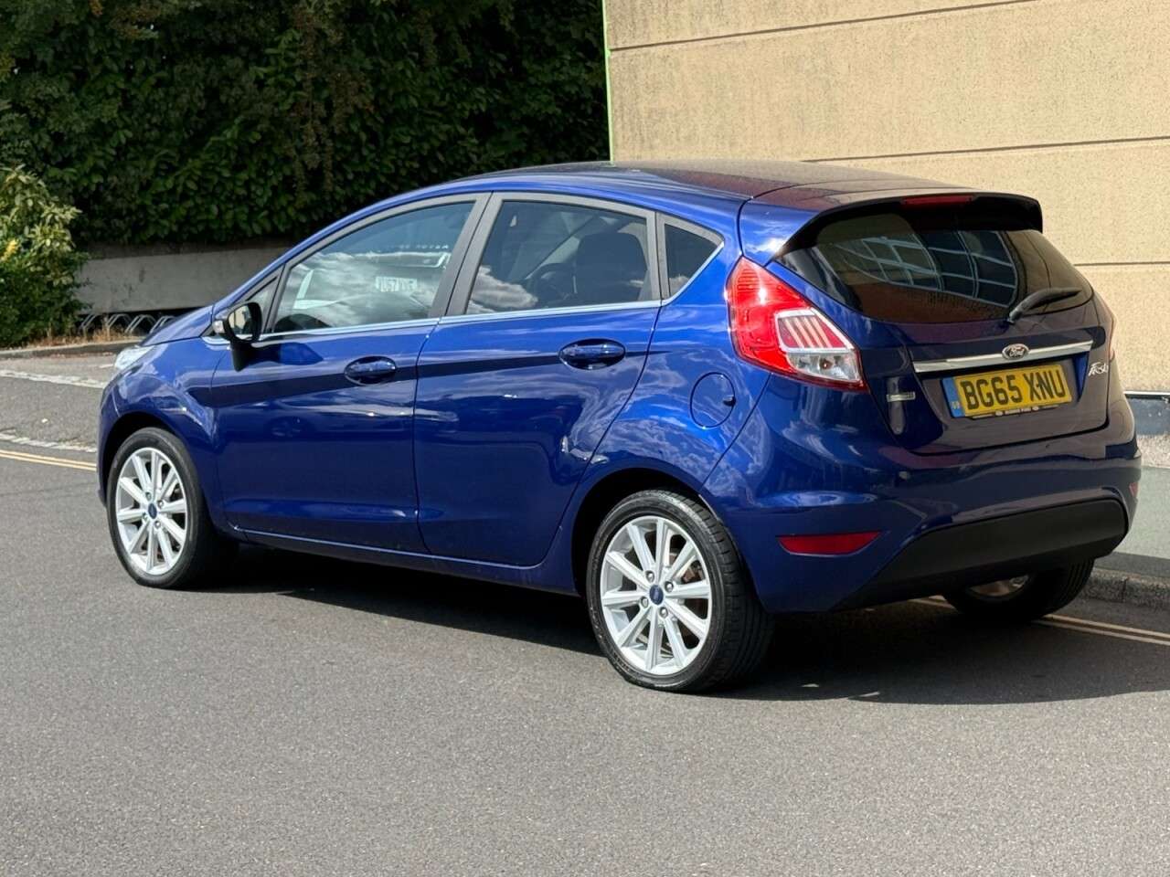A 2015 FORD FIESTA 1.0T EcoBoost Titanium Hatchback 5dr Petrol Manual Euro 6 (s/s) (100 ps) A 2015 FORD FIESTA 1.0T EcoBoost Titanium Hatchback 5dr Petrol Manual Euro 6 (s/s) (100 ps)
