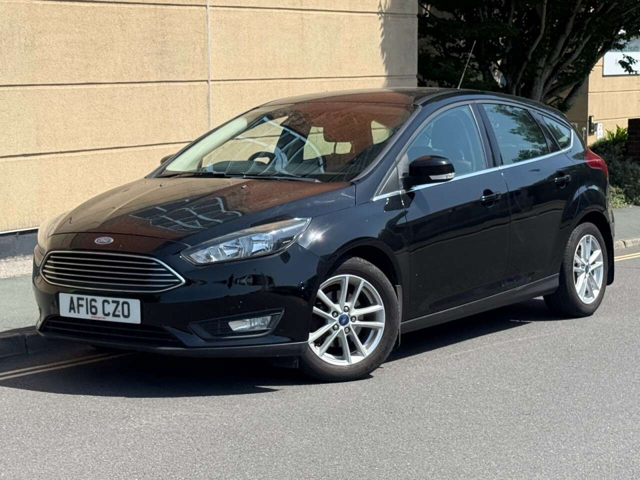 A 2016 FORD FOCUS 1.0T EcoBoost Zetec Hatchback 5dr Petrol Manual Euro 6 (s/s) (125 ps) A 2016 FORD FOCUS 1.0T EcoBoost Zetec Hatchback 5dr Petrol Manual Euro 6 (s/s) (125 ps)