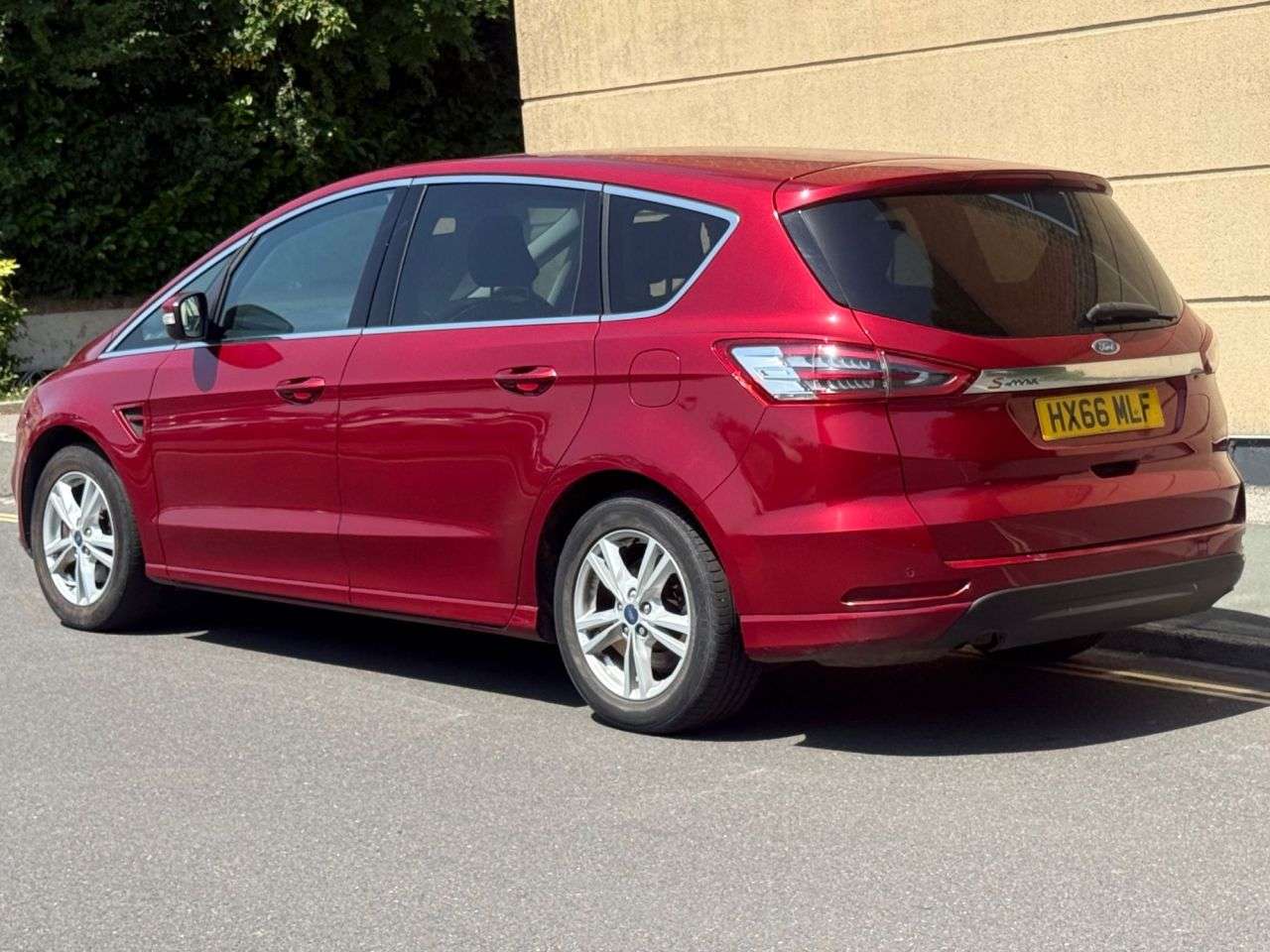 A 2016 FORD S-MAX 2.0 TDCi Titanium MPV 5dr Diesel Powershift Euro 6 (s/s) (150 ps) A 2016 FORD S-MAX 2.0 TDCi Titanium MPV 5dr Diesel Powershift Euro 6 (s/s) (150 ps)
