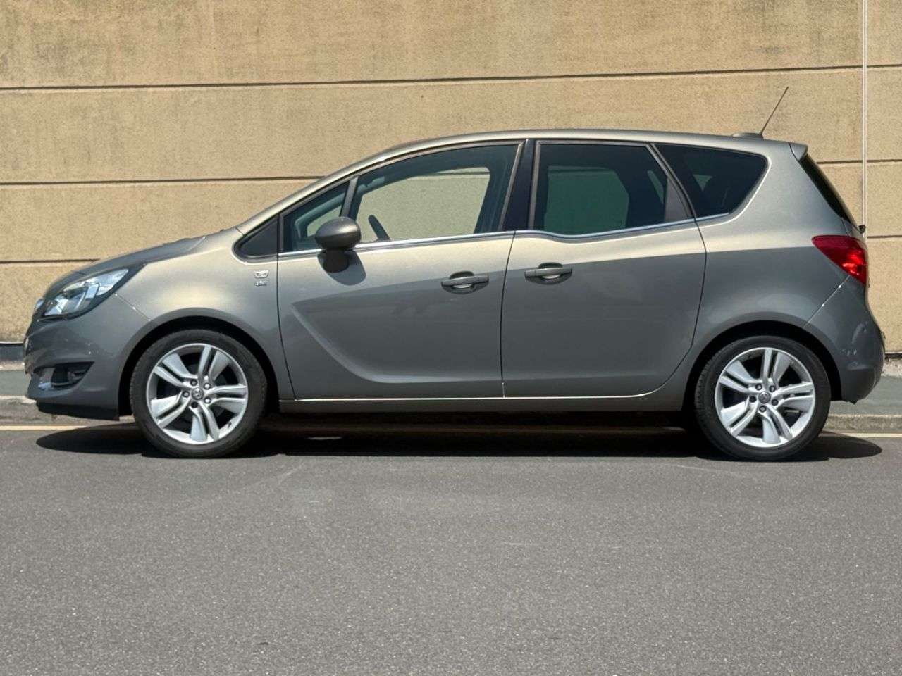 A 2016 VAUXHALL MERIVA 1.4i Turbo SE MPV 5dr Petrol Manual Euro 6 (120 ps) A 2016 VAUXHALL MERIVA 1.4i Turbo SE MPV 5dr Petrol Manual Euro 6 (120 ps)