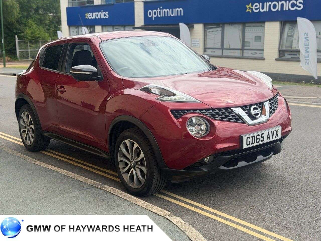 A 2015 NISSAN JUKE 1.2 DIG-T Tekna SUV 5dr Petrol Manual Euro 6 (s/s) (115 ps) A 2015 NISSAN JUKE 1.2 DIG-T Tekna SUV 5dr Petrol Manual Euro 6 (s/s) (115 ps)