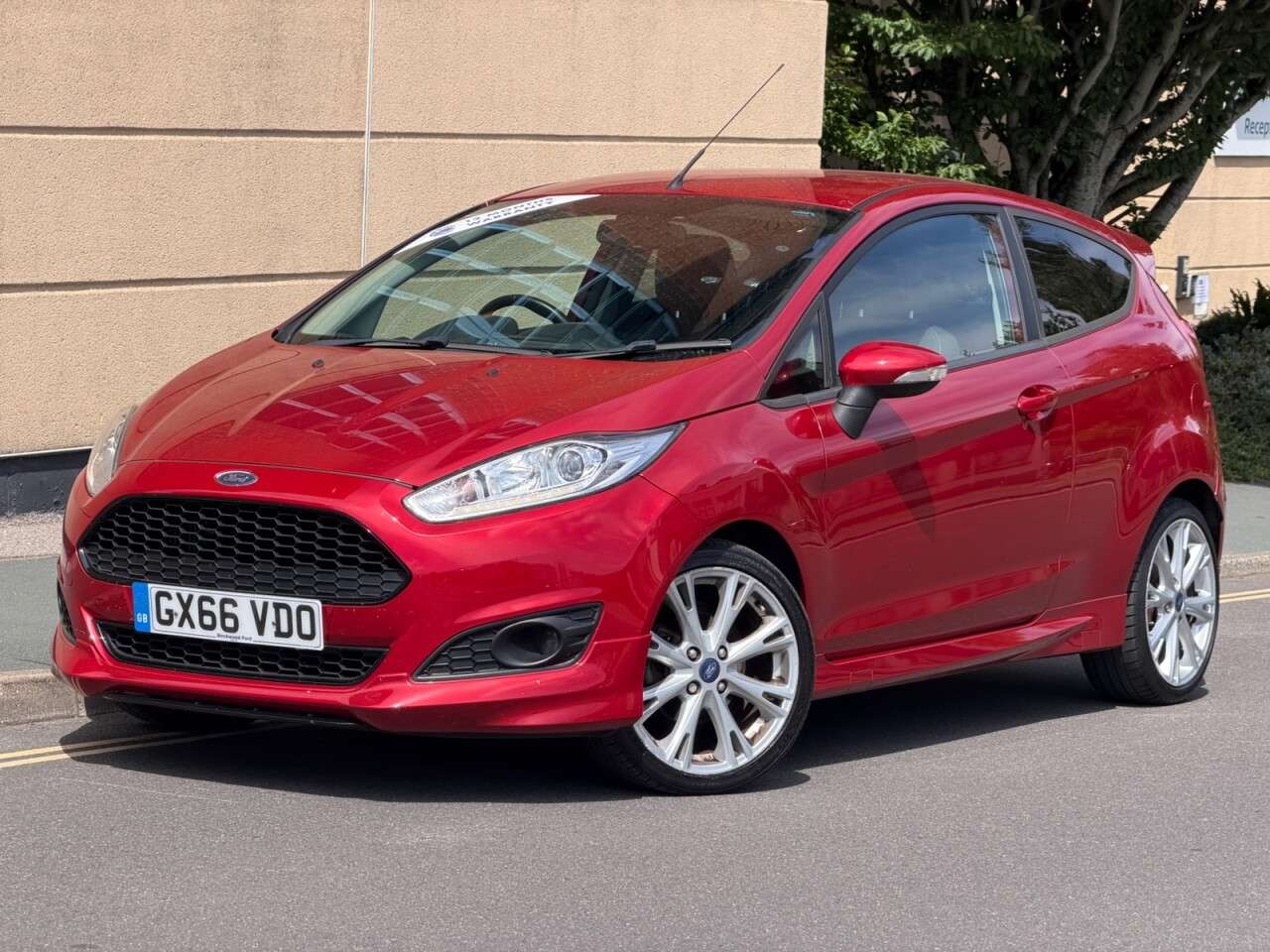 A 2016 FORD FIESTA 1.0T EcoBoost Zetec S Hatchback 3dr Petrol Manual Euro 6 (s/s) (125 ps) A 2016 FORD FIESTA 1.0T EcoBoost Zetec S Hatchback 3dr Petrol Manual Euro 6 (s/s) (125 ps)