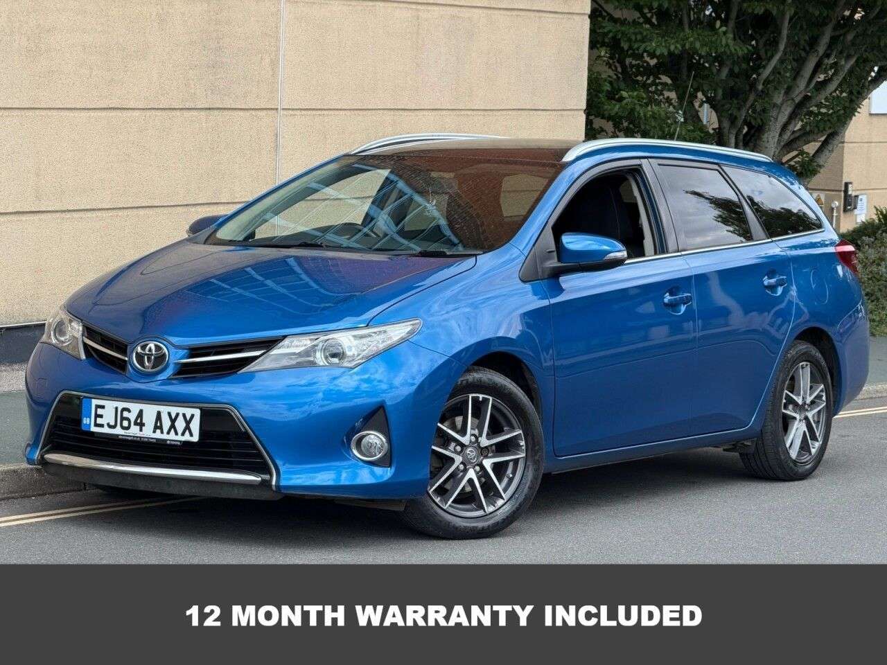 A 2014 TOYOTA AURIS 1.6 V-Matic Icon+ Touring Sports 5dr Petrol Manual Euro 5 (132 ps) A 2014 TOYOTA AURIS 1.6 V-Matic Icon+ Touring Sports 5dr Petrol Manual Euro 5 (132 ps)