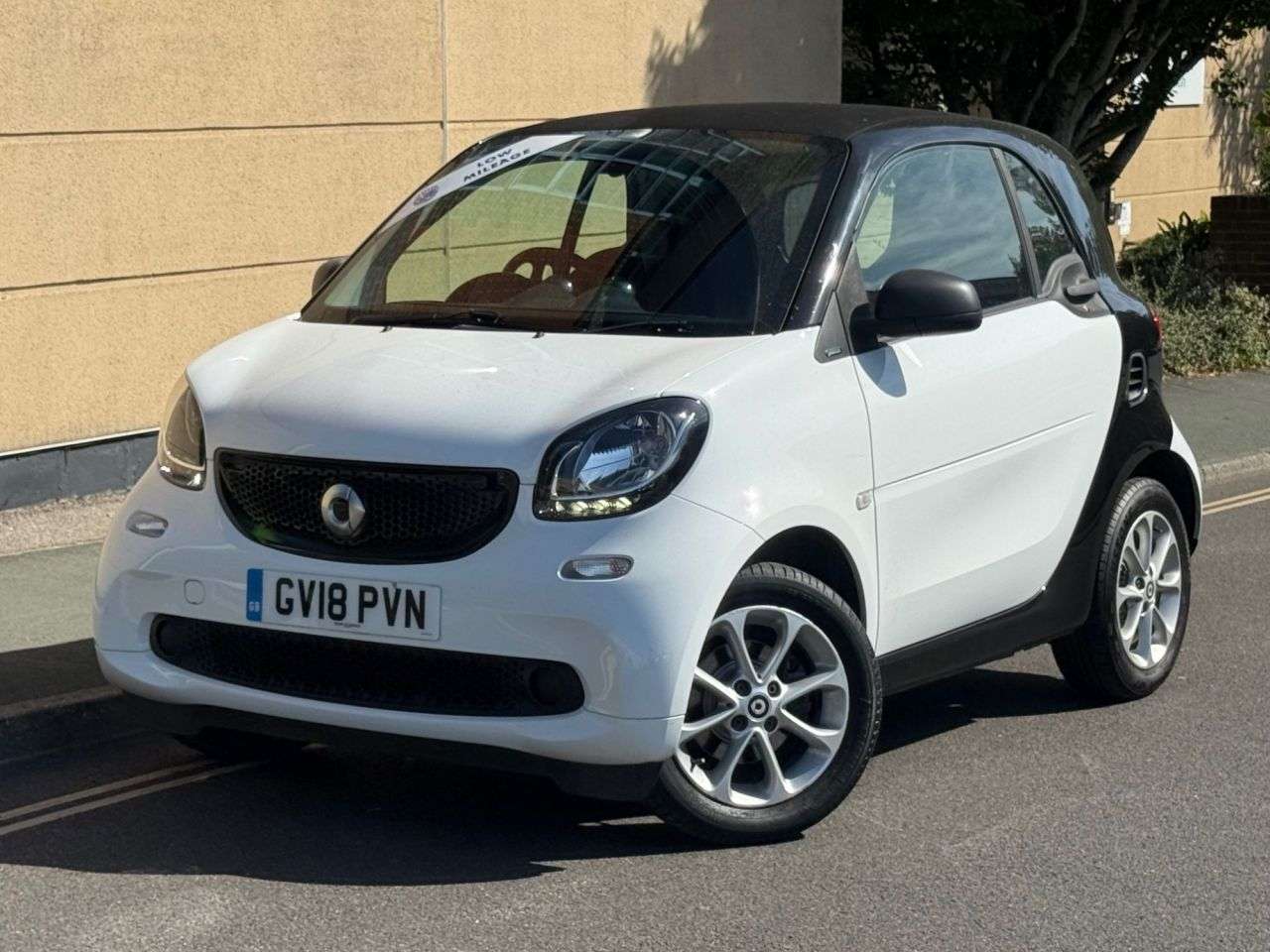 A 2018 SMART FORTWO 1.0 Passion Coupe 2dr Petrol Manual Euro 6 (s/s) (71 ps) A 2018 SMART FORTWO 1.0 Passion Coupe 2dr Petrol Manual Euro 6 (s/s) (71 ps)