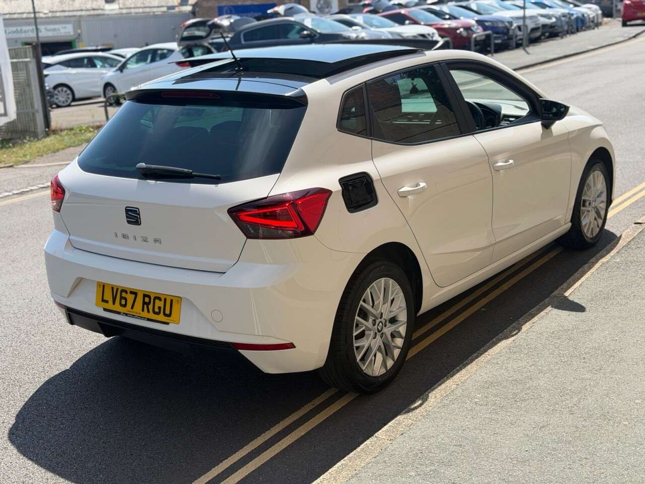 A 2017 SEAT IBIZA 1.0 MPI SE Design Hatchback 5dr Petrol Manual Euro 6 (s/s) (75 ps) A 2017 SEAT IBIZA 1.0 MPI SE Design Hatchback 5dr Petrol Manual Euro 6 (s/s) (75 ps)