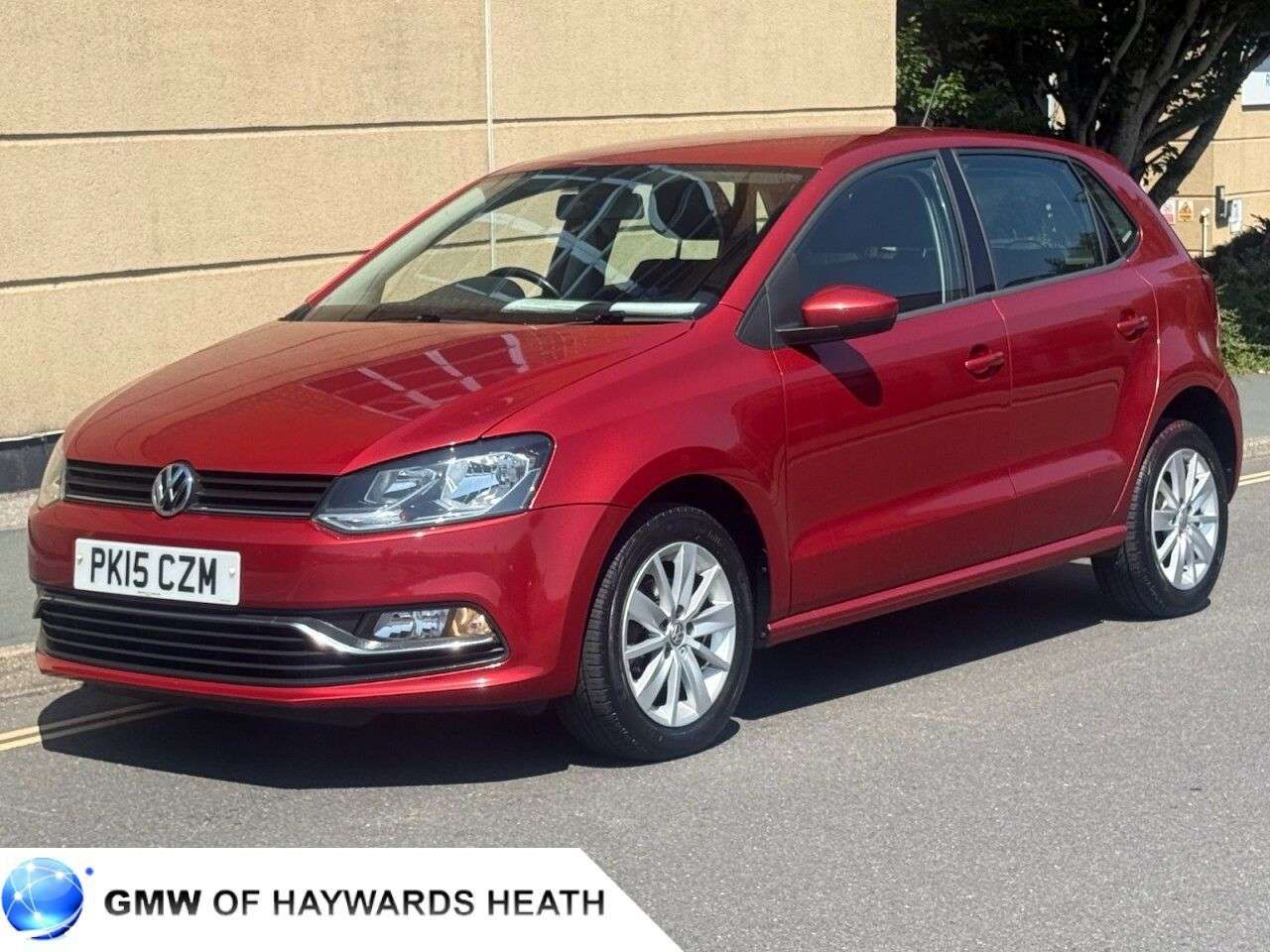 A 2015 VOLKSWAGEN POLO 1.0 BlueMotion Tech SE Hatchback 5dr Petrol Manual Euro 6 (s/s) (75 ps) A 2015 VOLKSWAGEN POLO 1.0 BlueMotion Tech SE Hatchback 5dr Petrol Manual Euro 6 (s/s) (75 ps)