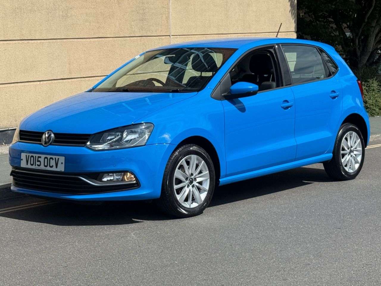 A 2015 VOLKSWAGEN POLO 1.0 BlueMotion Tech SE Hatchback 5dr Petrol Manual Euro 6 (s/s) (60 ps) A 2015 VOLKSWAGEN POLO 1.0 BlueMotion Tech SE Hatchback 5dr Petrol Manual Euro 6 (s/s) (60 ps)