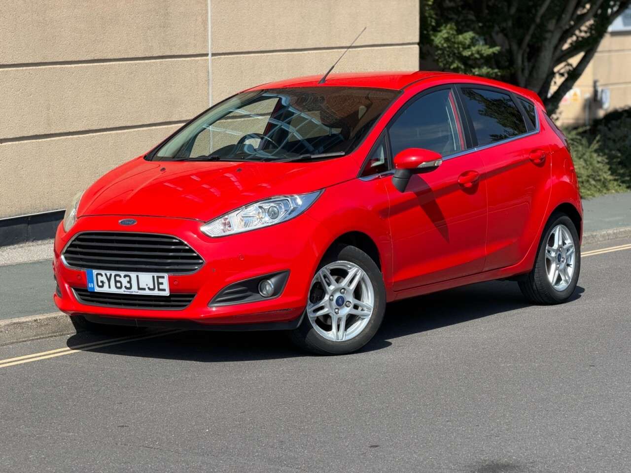 A 2013 FORD FIESTA 1.0T EcoBoost Zetec Hatchback 5dr Petrol Manual Euro 5 (s/s) (100 ps) A 2013 FORD FIESTA 1.0T EcoBoost Zetec Hatchback 5dr Petrol Manual Euro 5 (s/s) (100 ps)