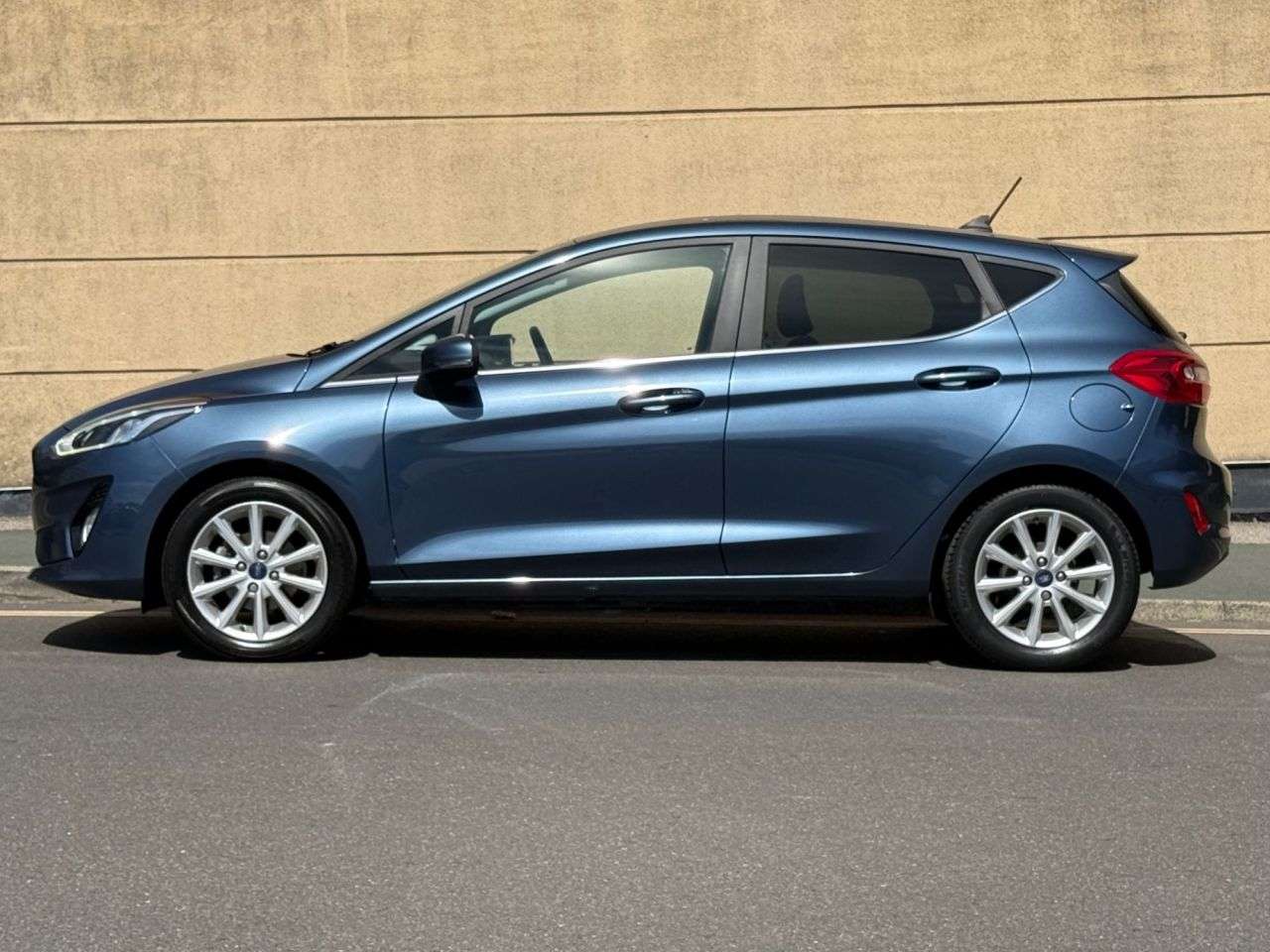 A 2019 FORD FIESTA 1.0T EcoBoost GPF Titanium Hatchback 5dr Petrol Manual Euro 6 (s/s) (100 ps A 2019 FORD FIESTA 1.0T EcoBoost GPF Titanium Hatchback 5dr Petrol Manual Euro 6 (s/s) (100 ps