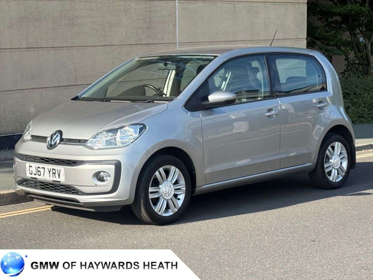 A 2017 VOLKSWAGEN UP! 1.0 High up! Hatchback 5dr Petrol Manual Euro 6 (s/s) (75 ps) A 2017 VOLKSWAGEN UP! 1.0 High up! Hatchback 5dr Petrol Manual Euro 6 (s/s) (75 ps)